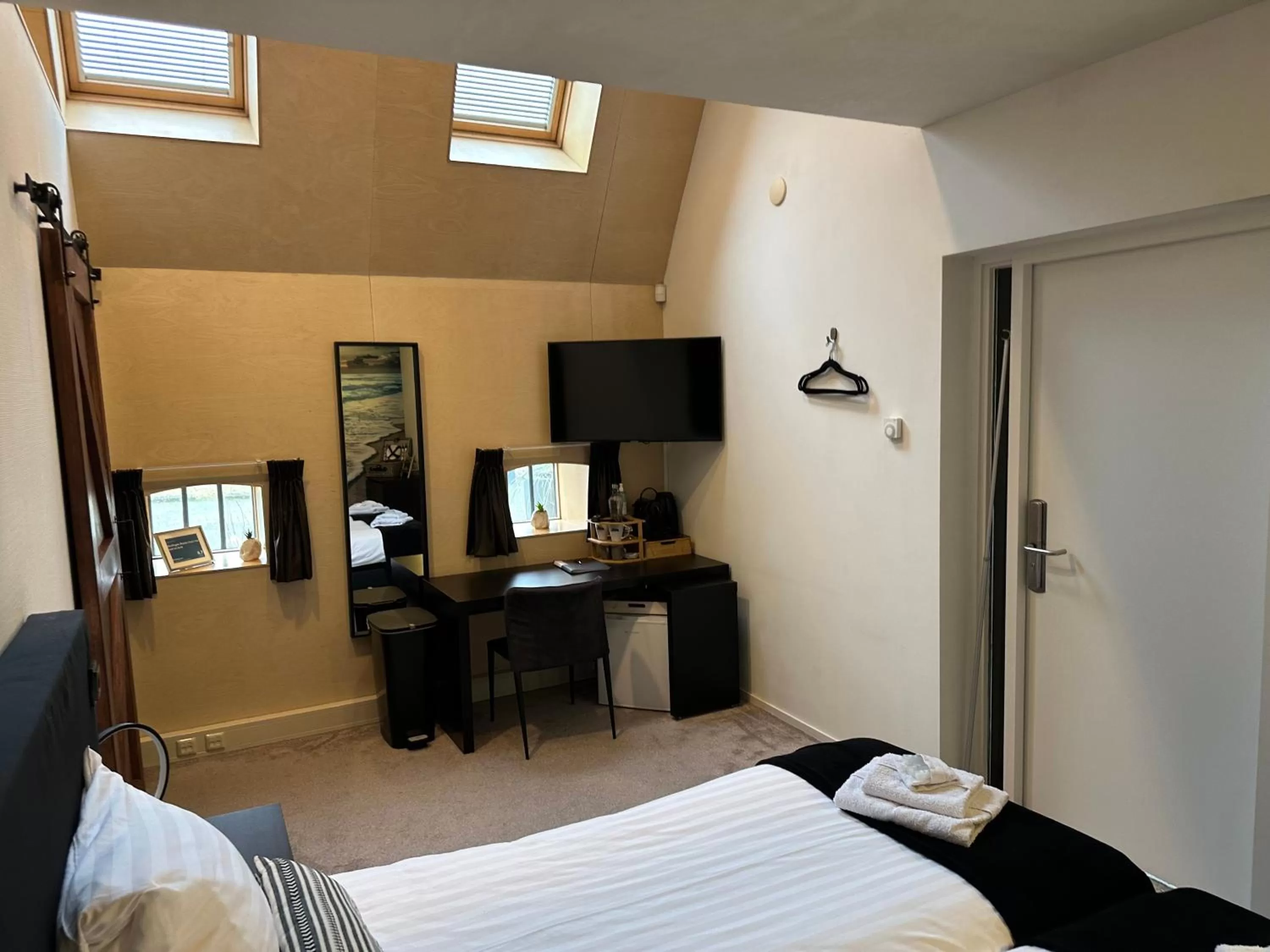 TV and multimedia, Bed in Harlingen Staete B&B Boutique hotel