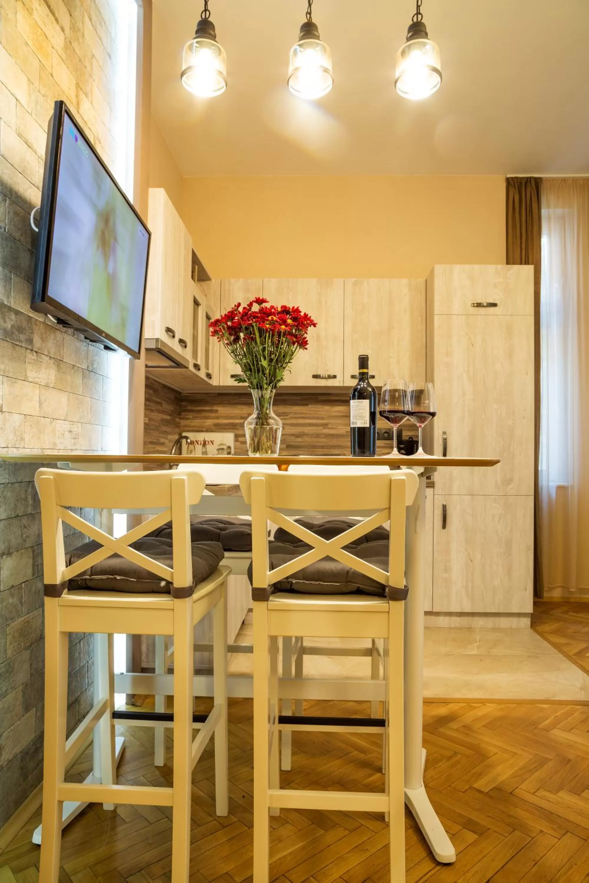 Dining area in Sofia Place Hotel by HMG