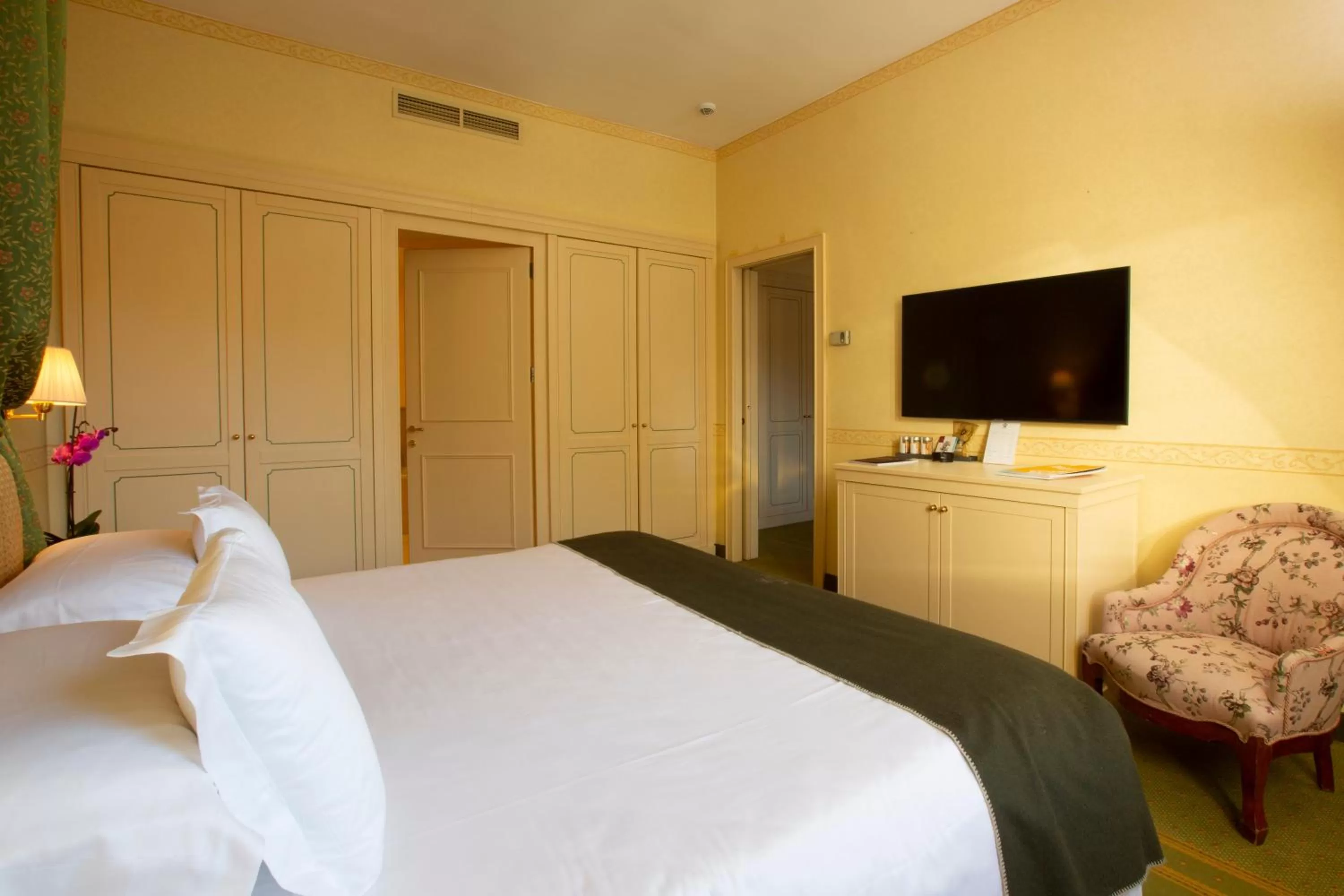 Bed in Grand Hotel Royal E Golf