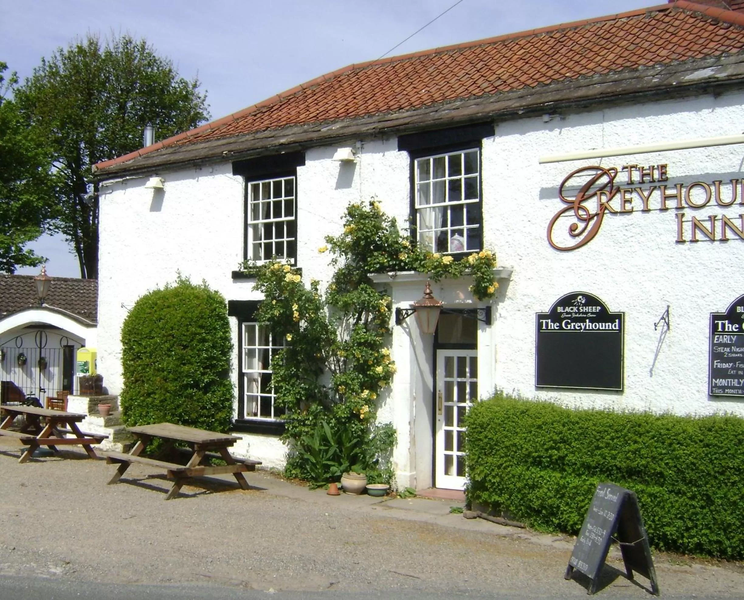 Facade/entrance, Property Building in The Greyhound Inn