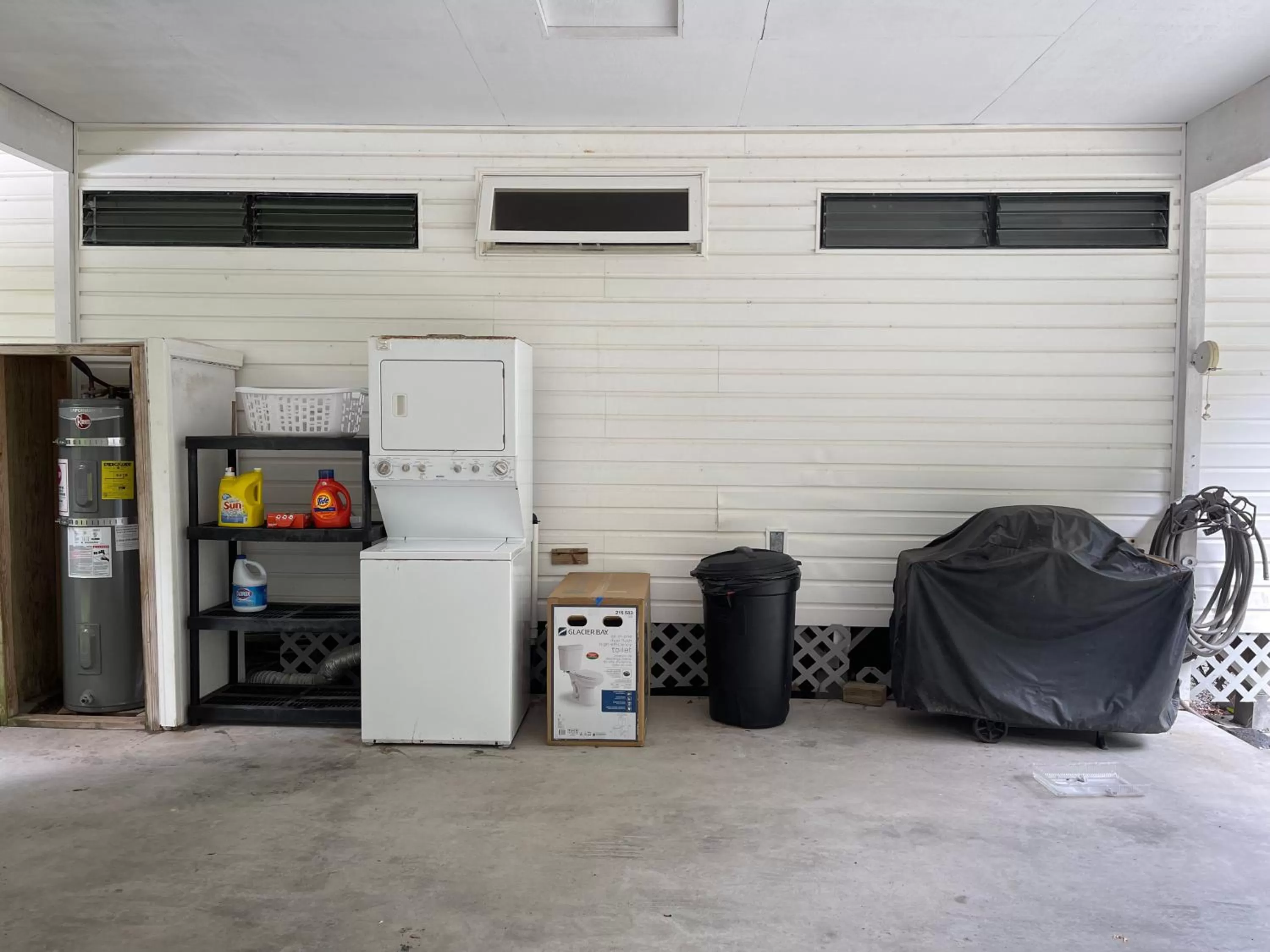 washing machine in Ala Kai Bed and Breakfast