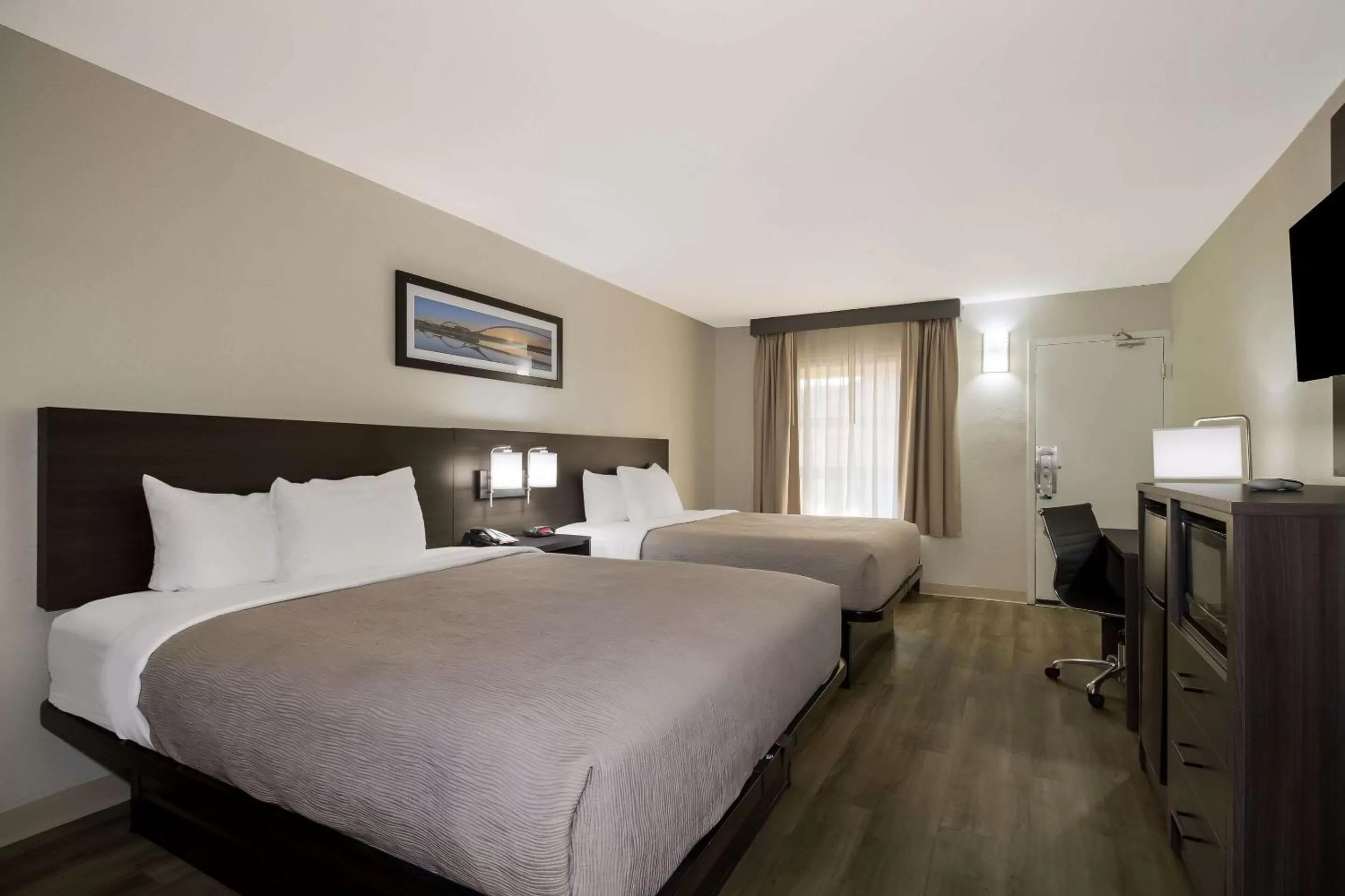 Bedroom, Bed in Quality Inn Coliseum