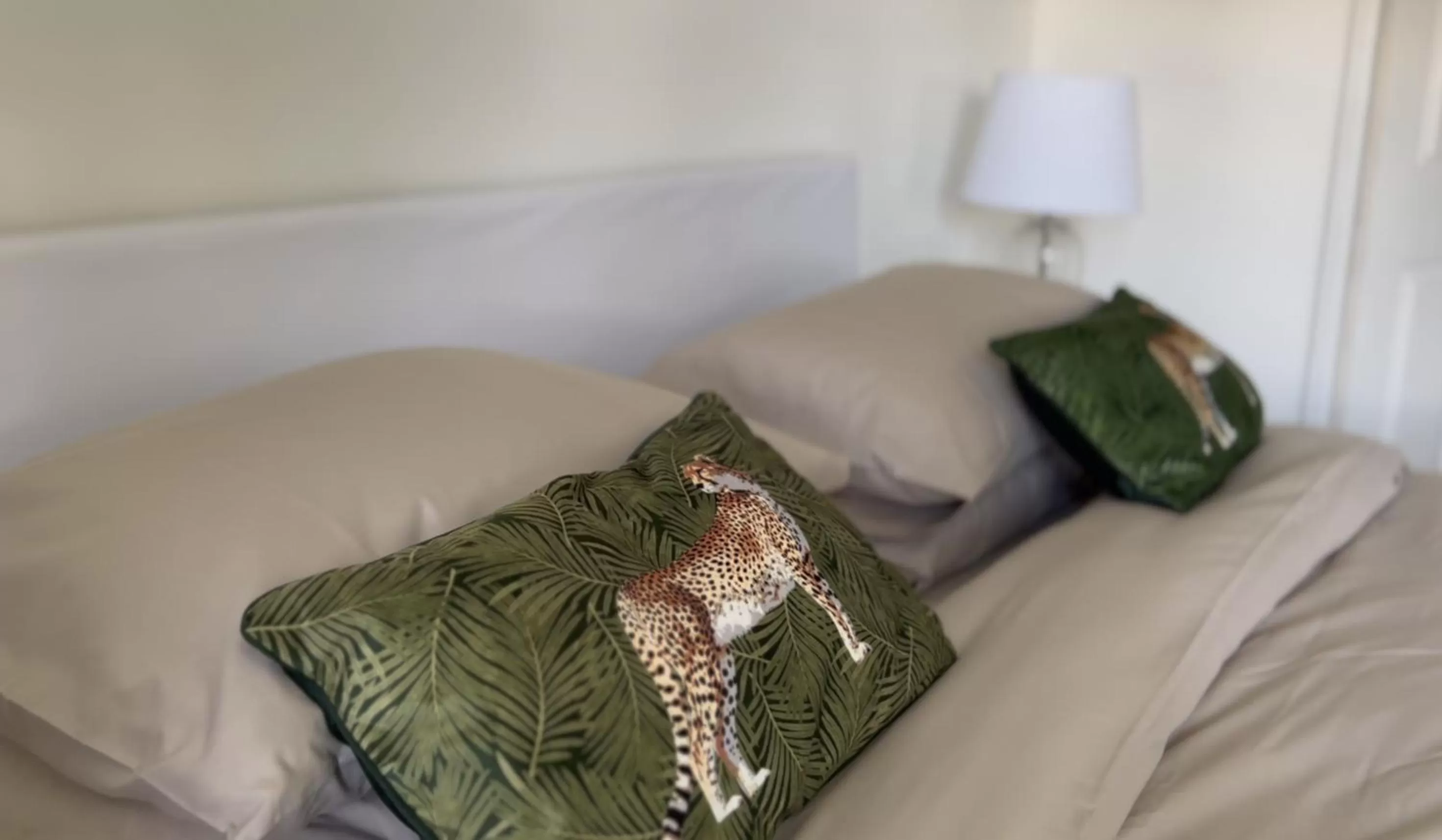 Bed in Tumbleweed Cottage