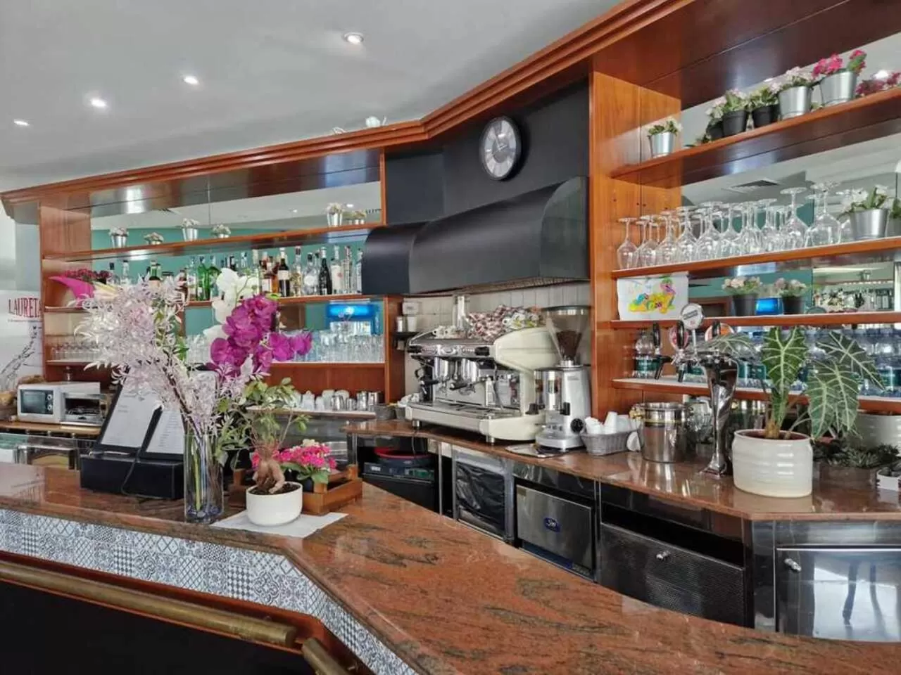 Restaurant/places to eat in Hotel Dogana