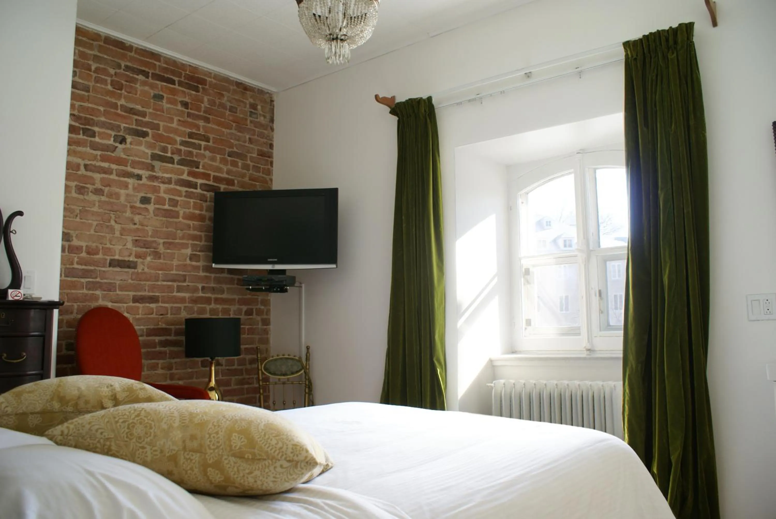 Bed in Hôtel Marie-Rollet