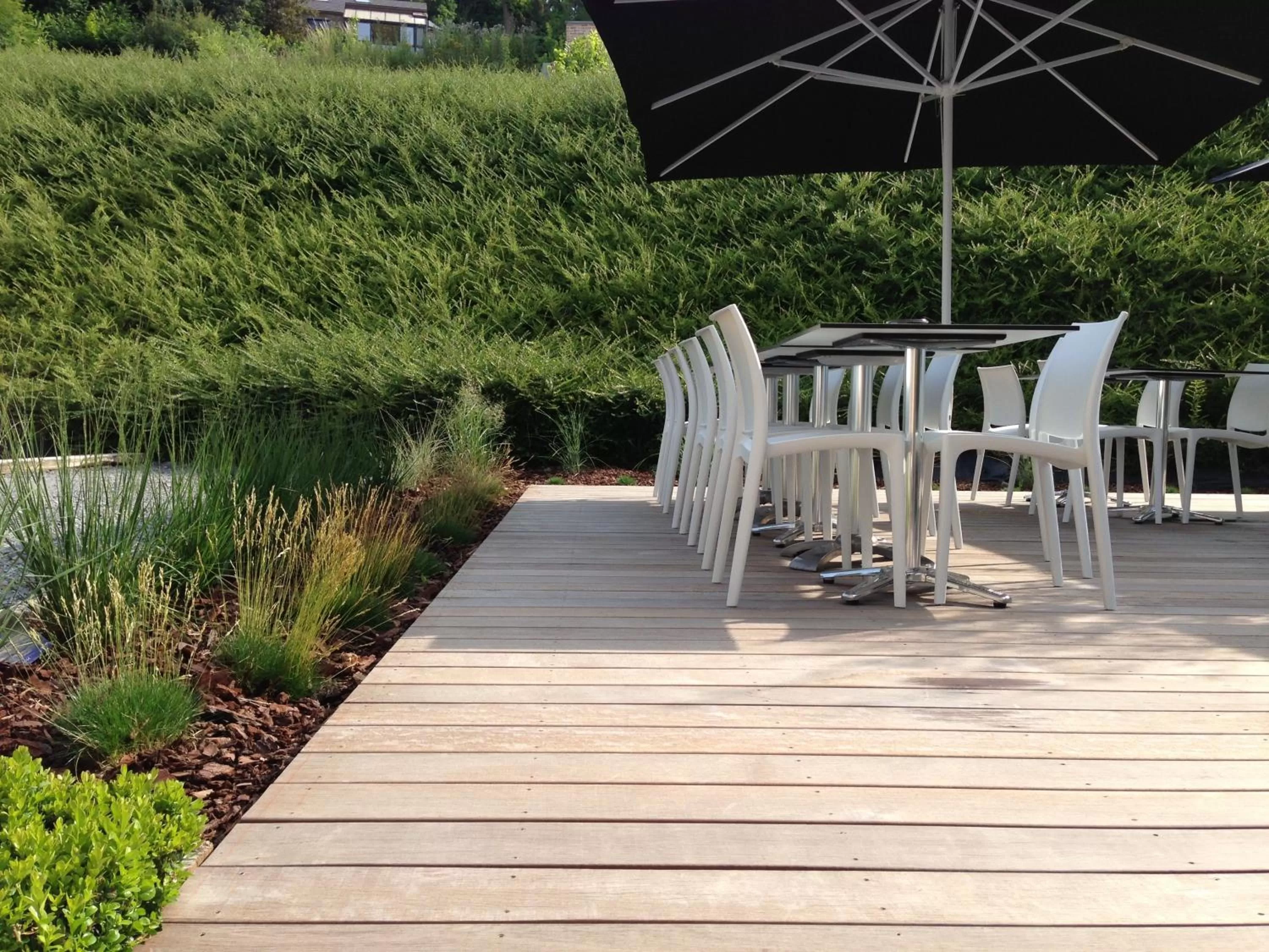 Restaurant/places to eat in New Hotel de Lives