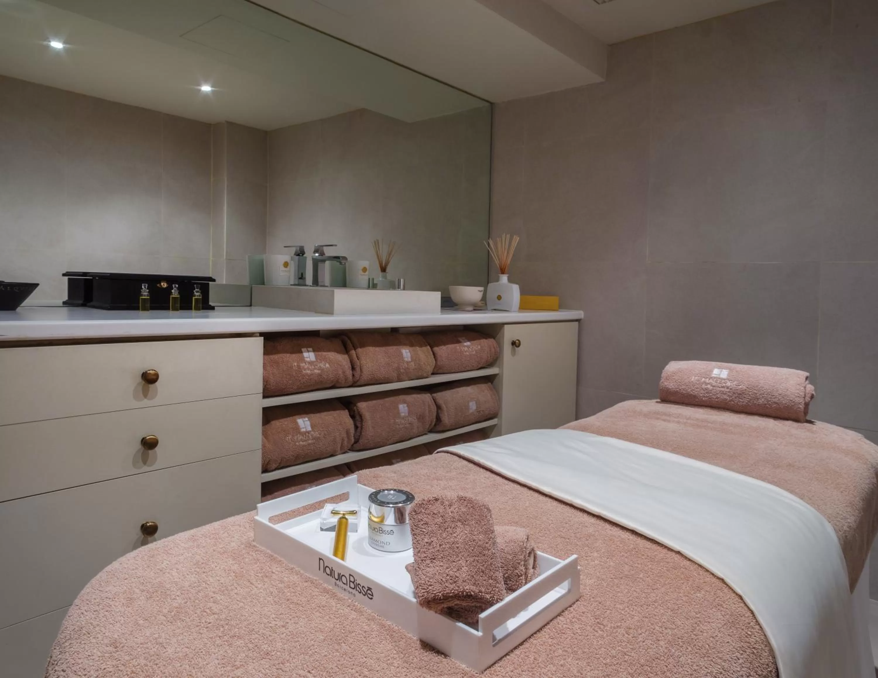 Restaurant/places to eat, Bed in Can Cera Hotel