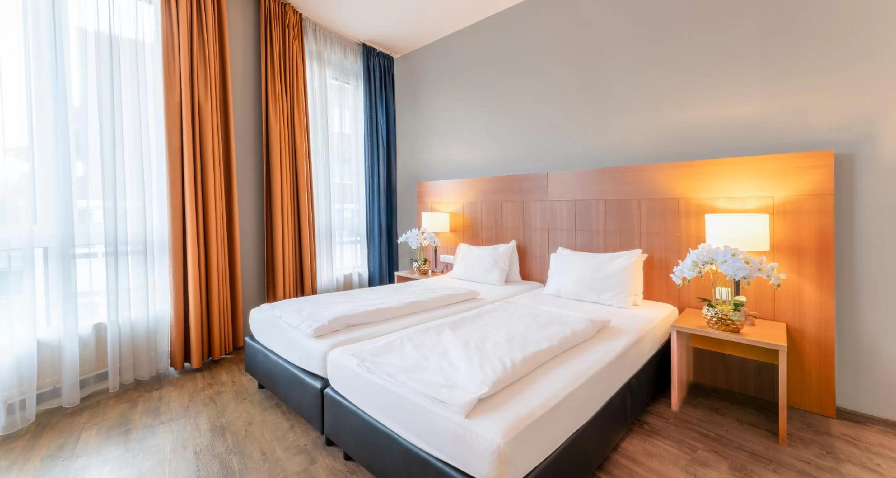 Photo of the whole room, Bed in PLAZA Premium Köln