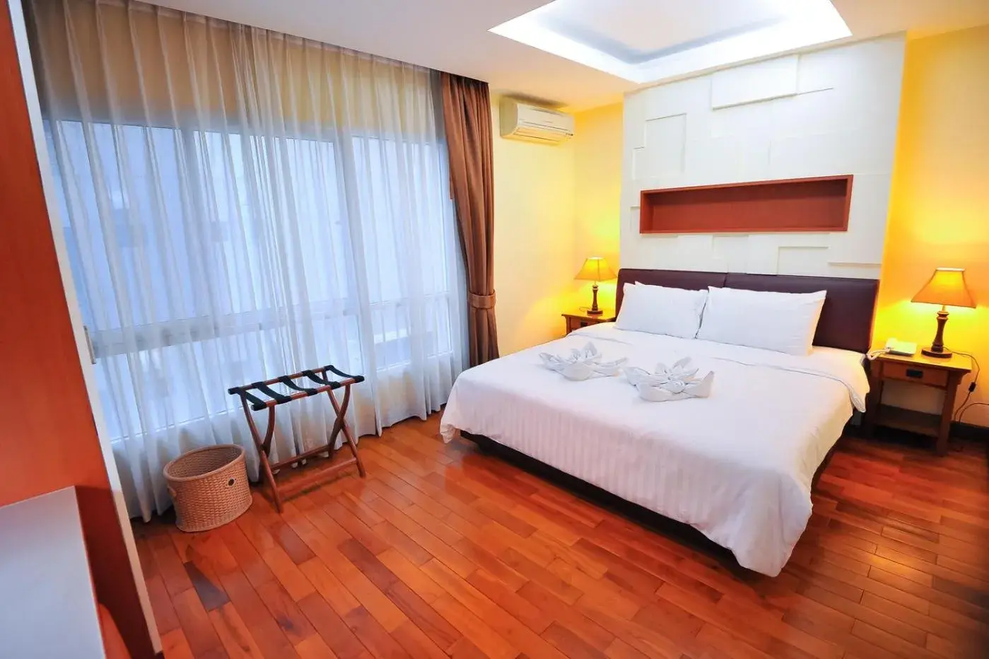 Junior Suite with Balcony in 42Grand Residence Junior Suite with Balcony in 42Grand Residence