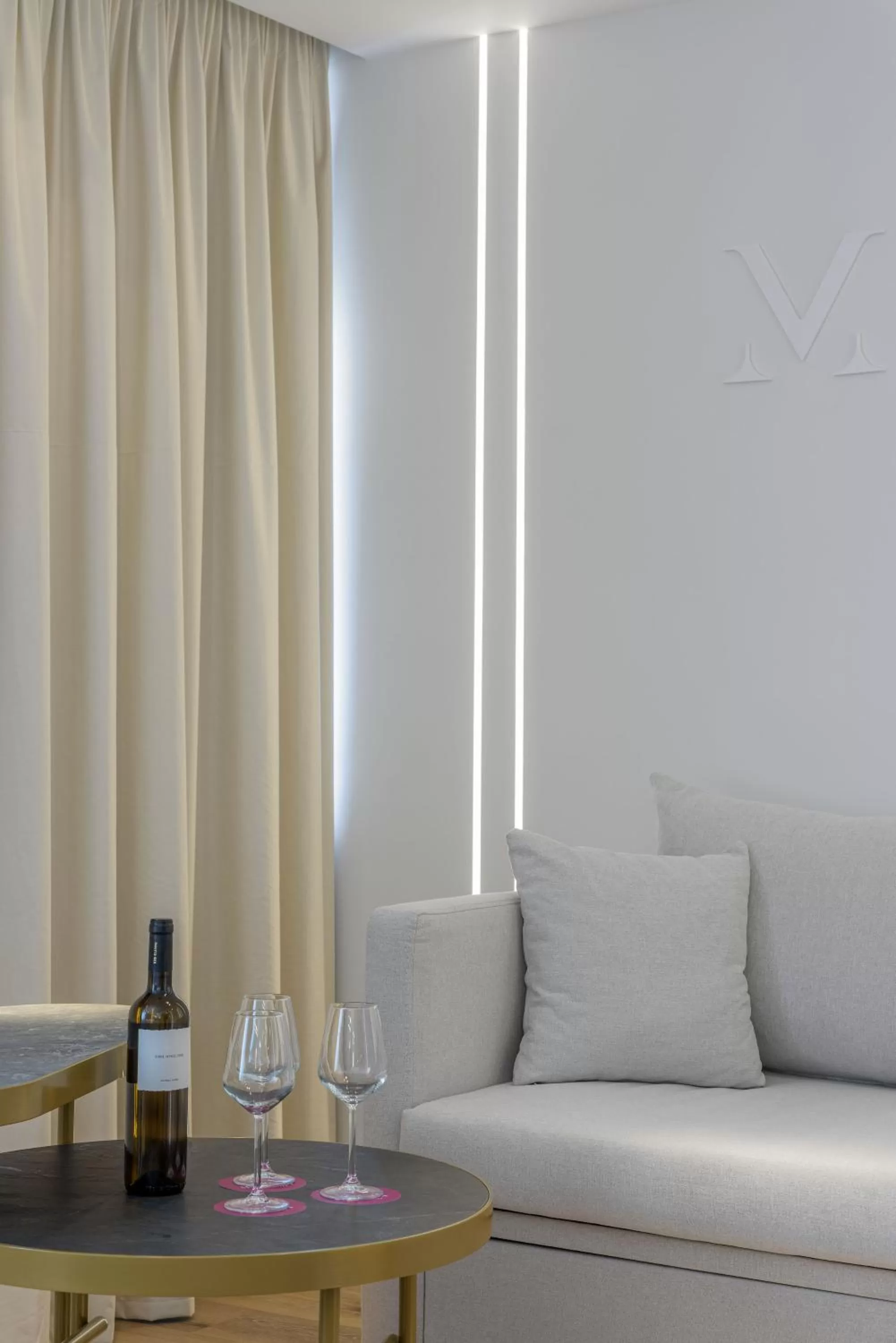 Acropolis Magenta Luxury Suites