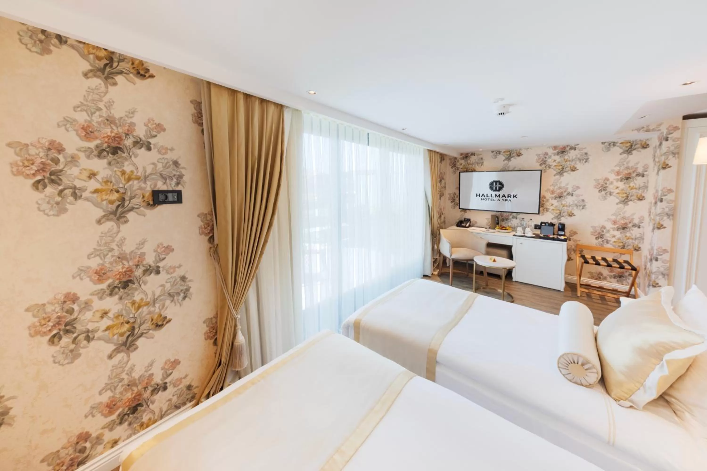 Bed in Hallmark Hotel & SPA Istanbul