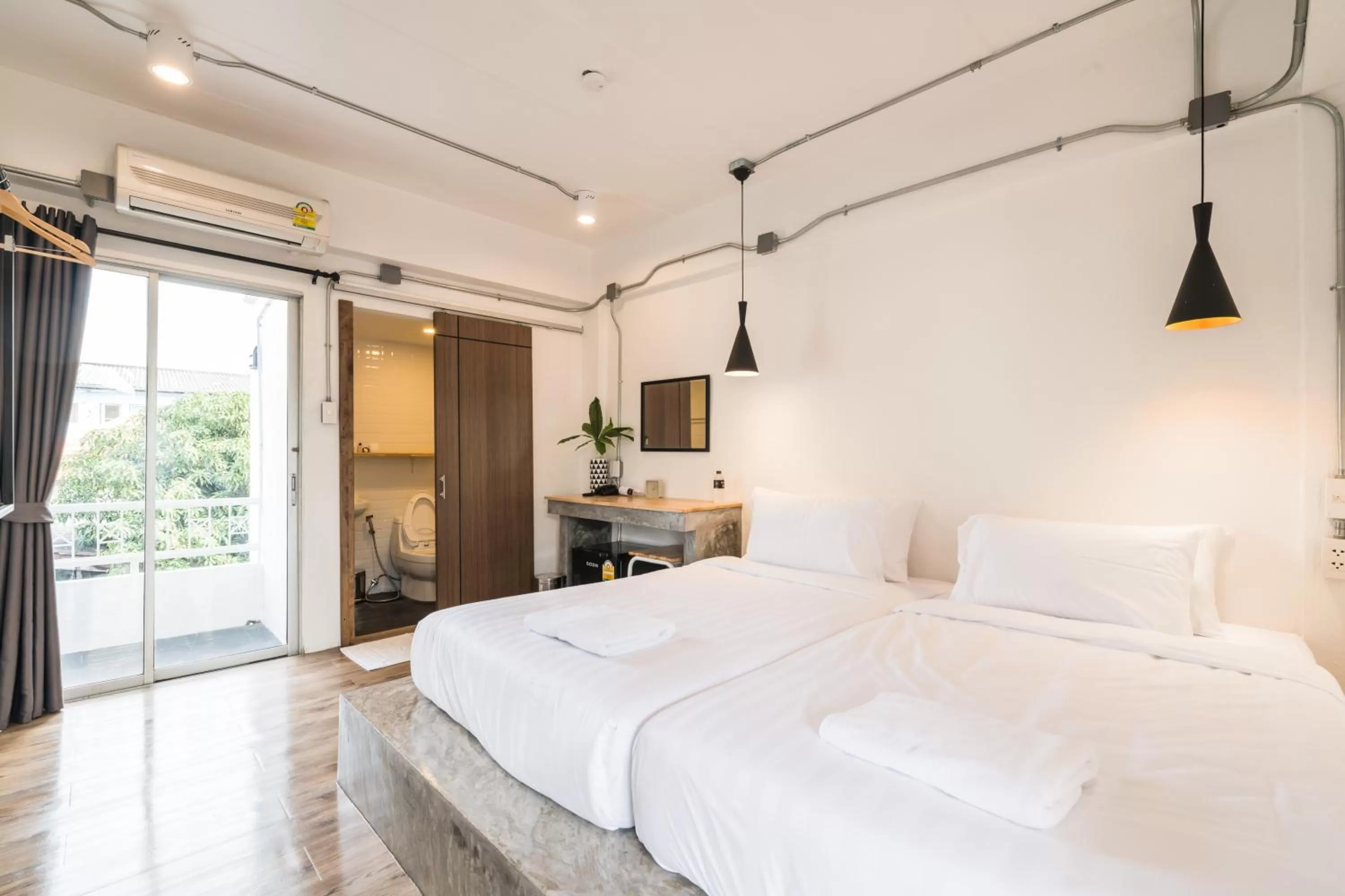 Bed in Your Space Hotel Prasingh