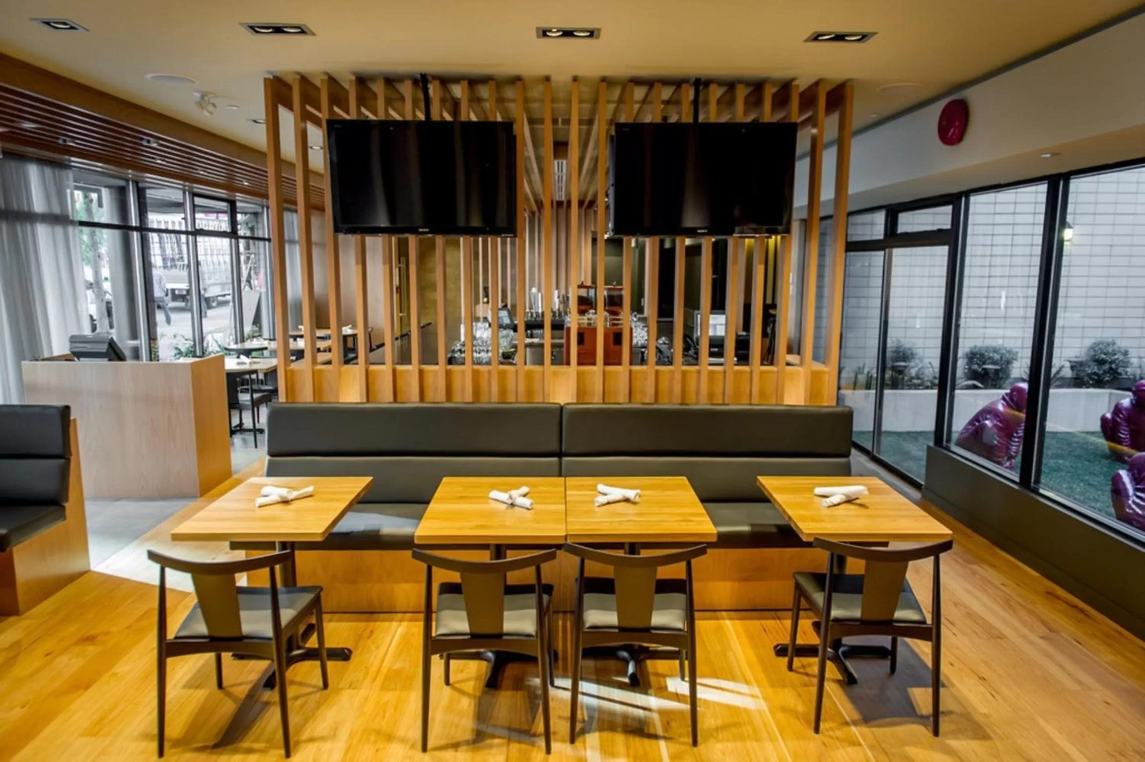 Restaurant/places to eat in The Listel Hotel Vancouver