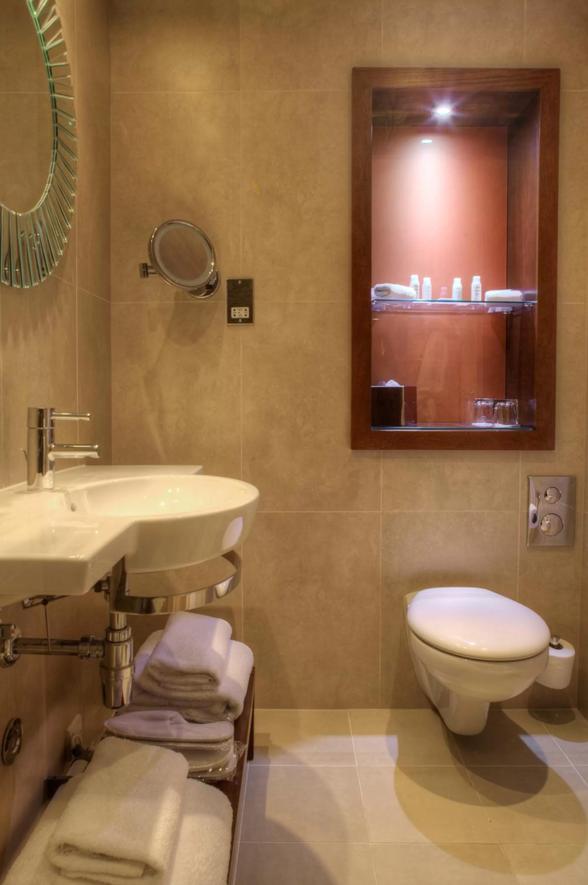 Bathroom in Hotel Indigo Glasgow by IHG