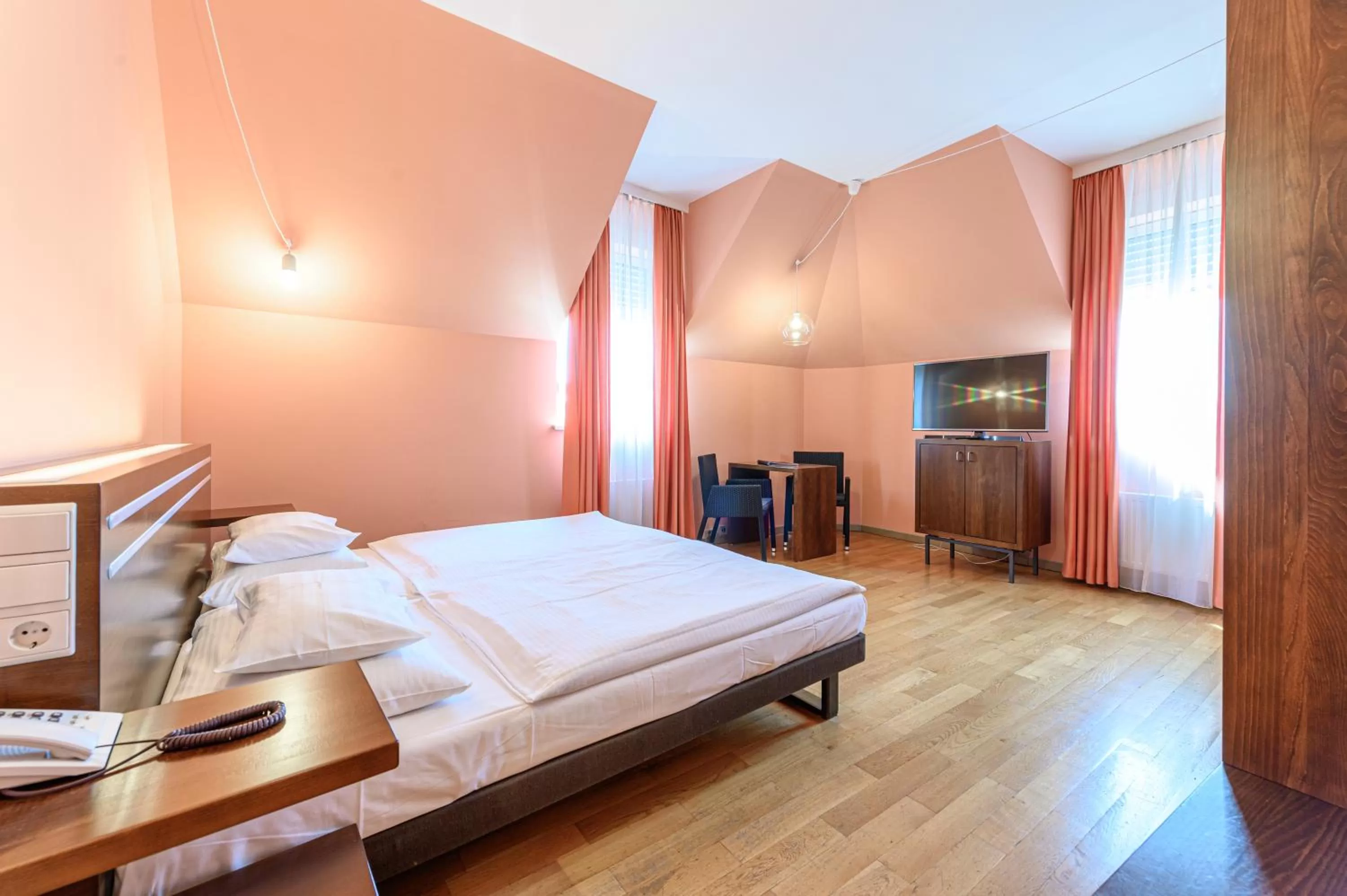 Photo of the whole room, Bed in Hotel Caroline