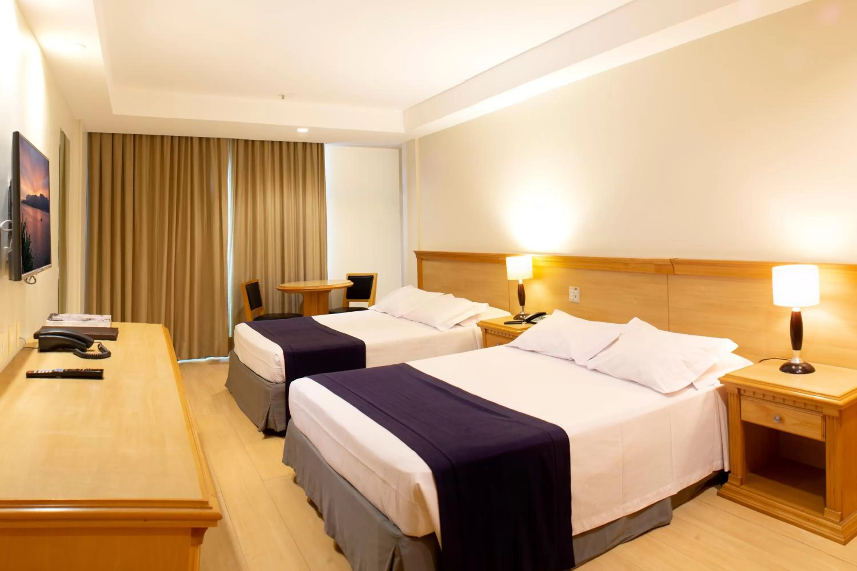 Photo of the whole room, Bed in Mar Palace Copacabana Hotel