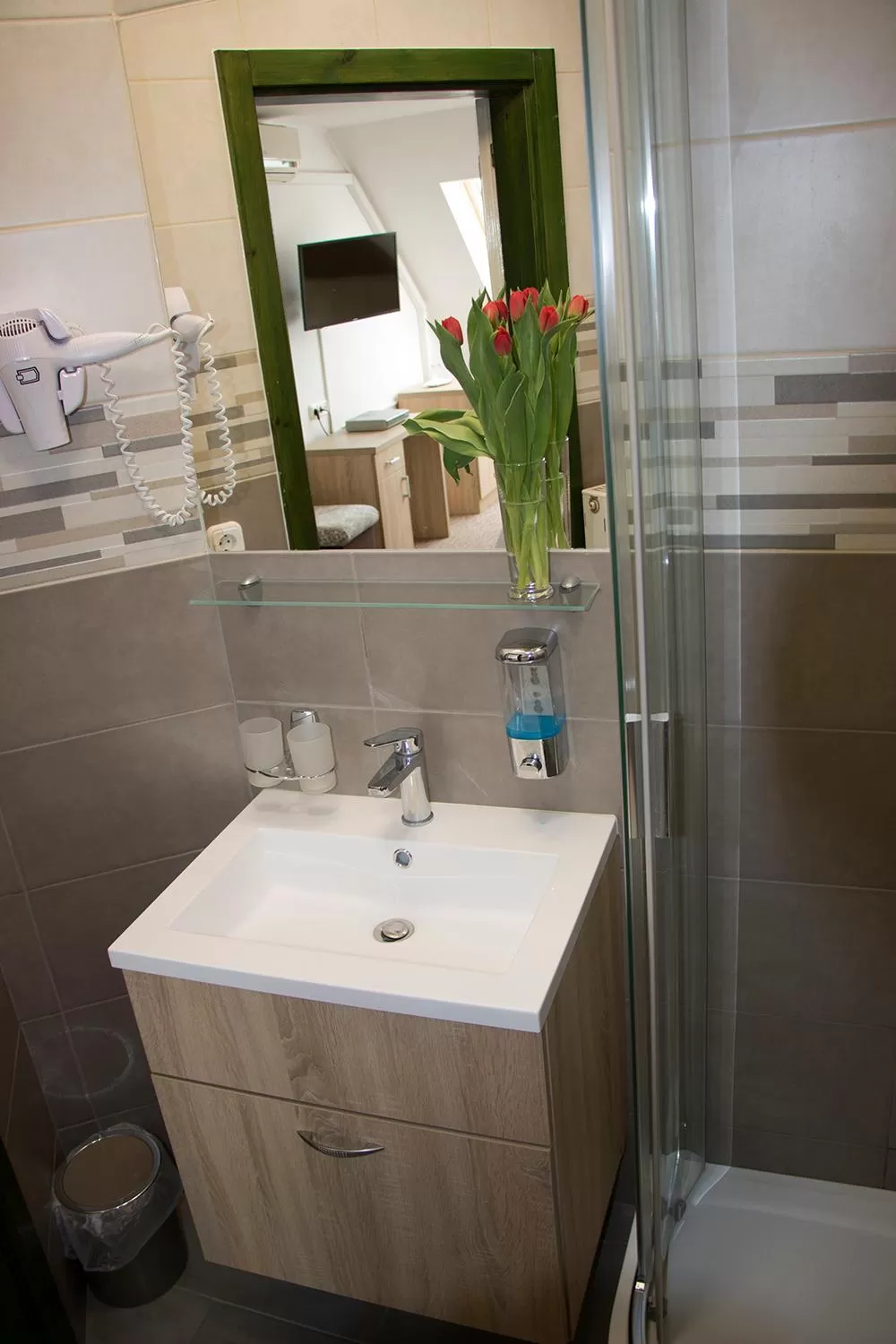 Shower in Várfal Wellness Panzió