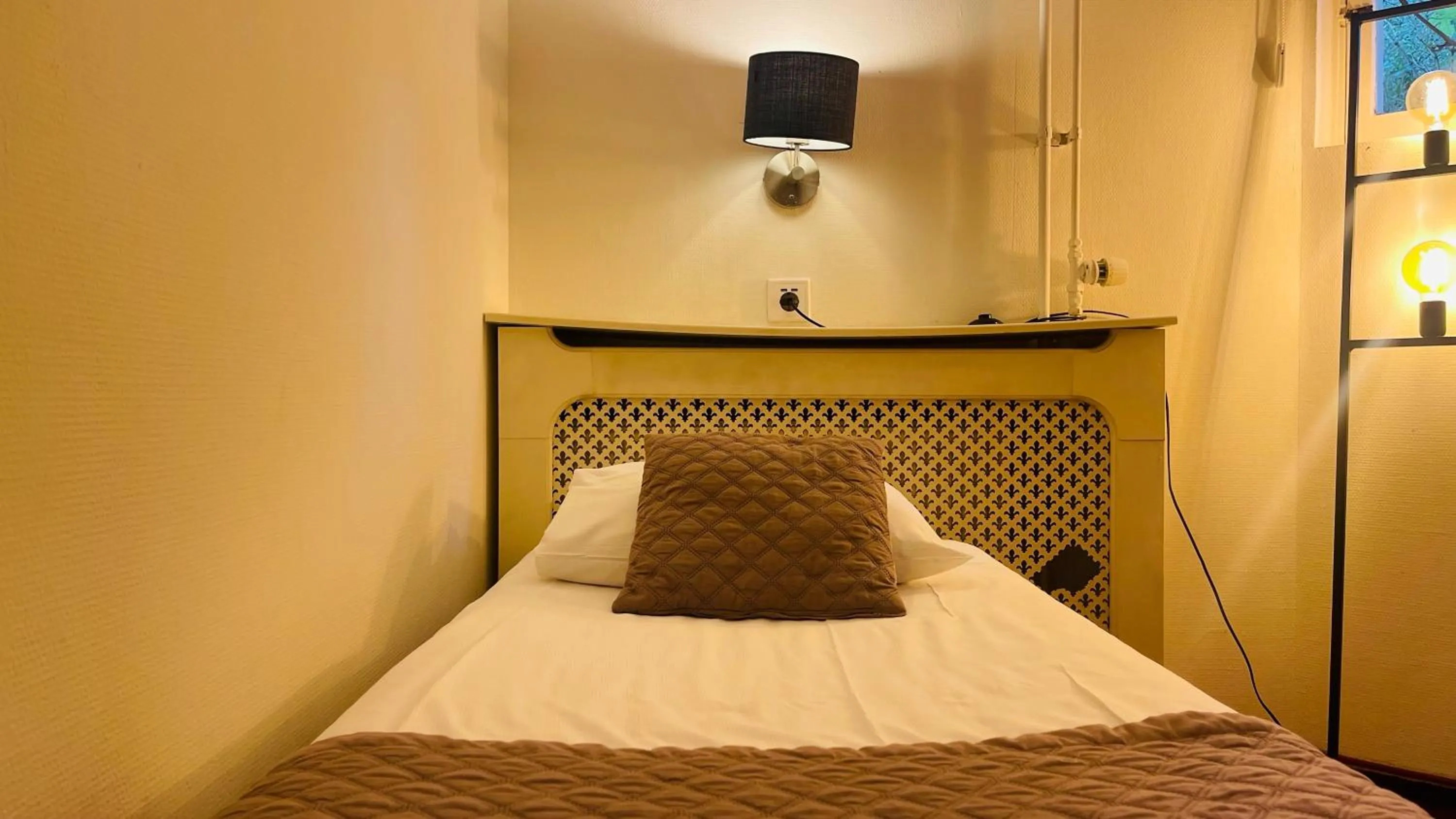 Bed in Prinsengracht Hotel