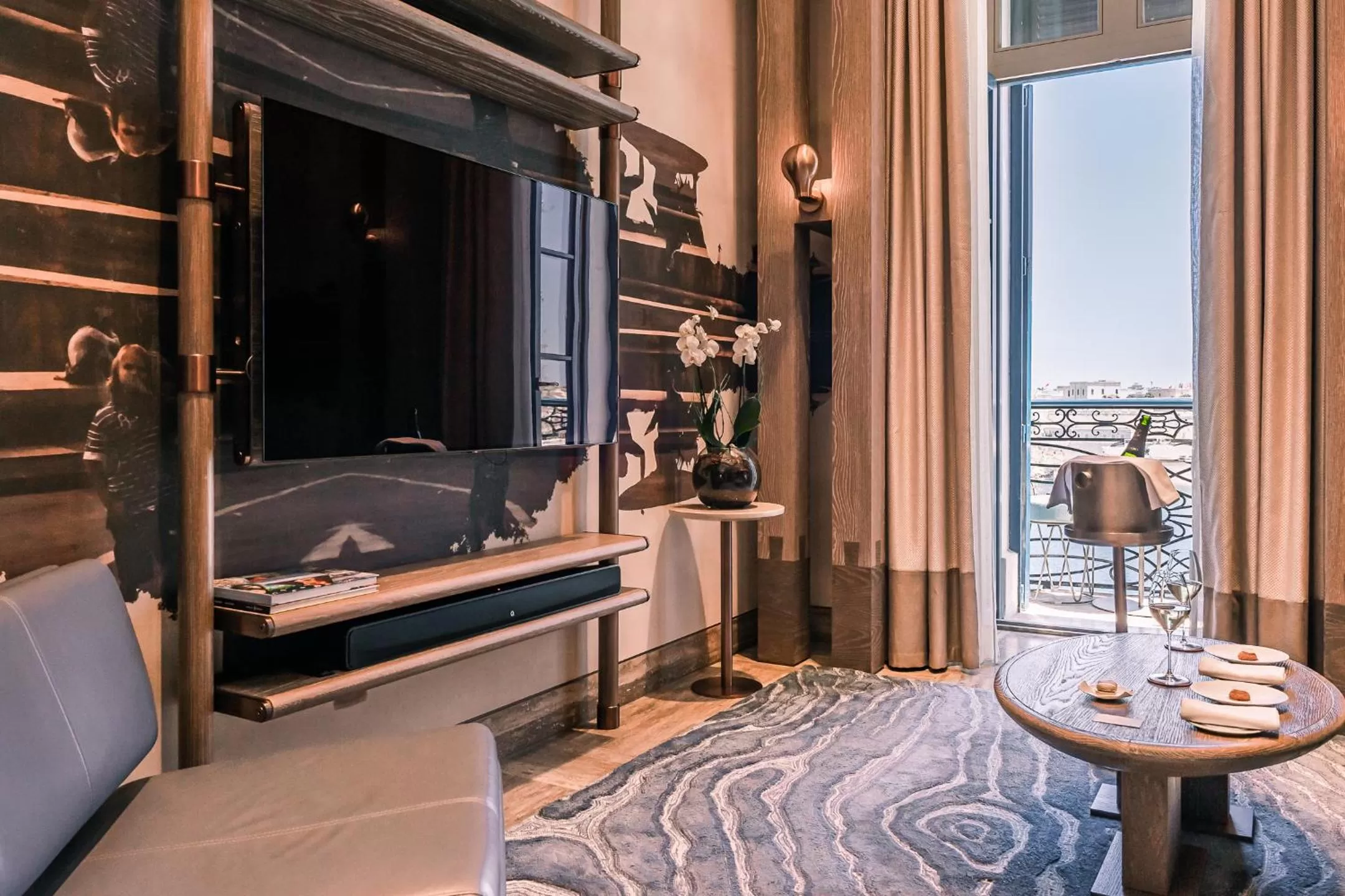 View (from property/room), Bed in Iniala Harbour House