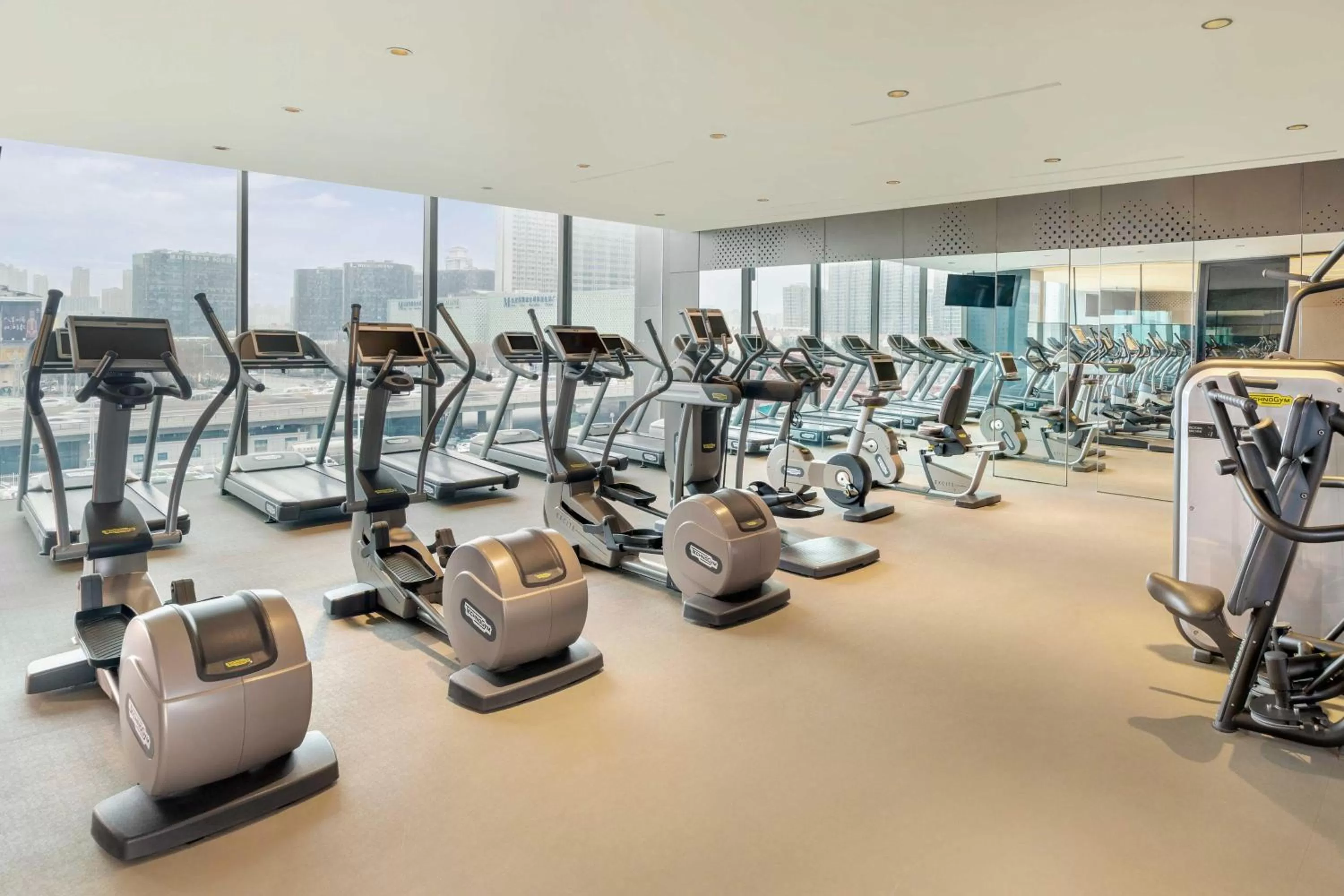Fitness centre/facilities in Le Meridien Zhengzhou