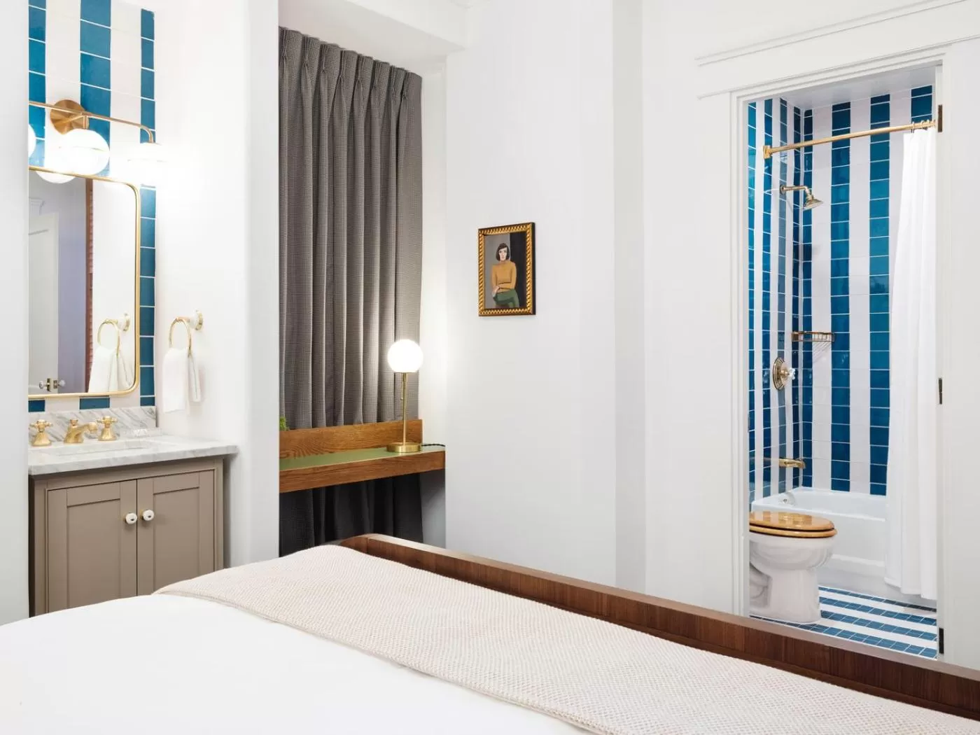 Photo of the whole room, Bed in Palihotel San Diego Gaslamp Quarter