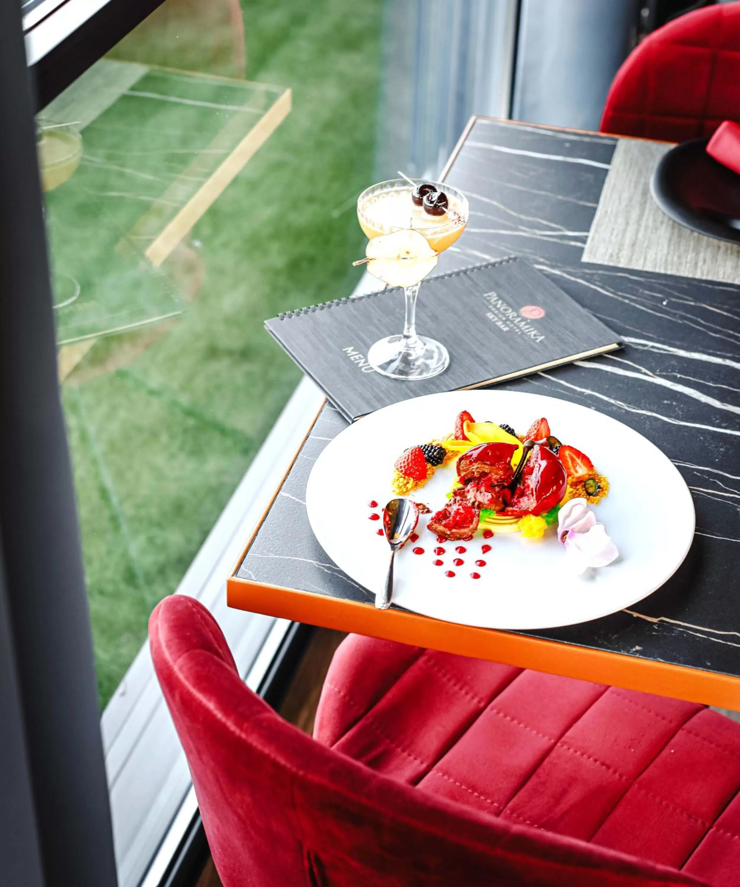 Restaurant/places to eat in Panoramika Design Hotel