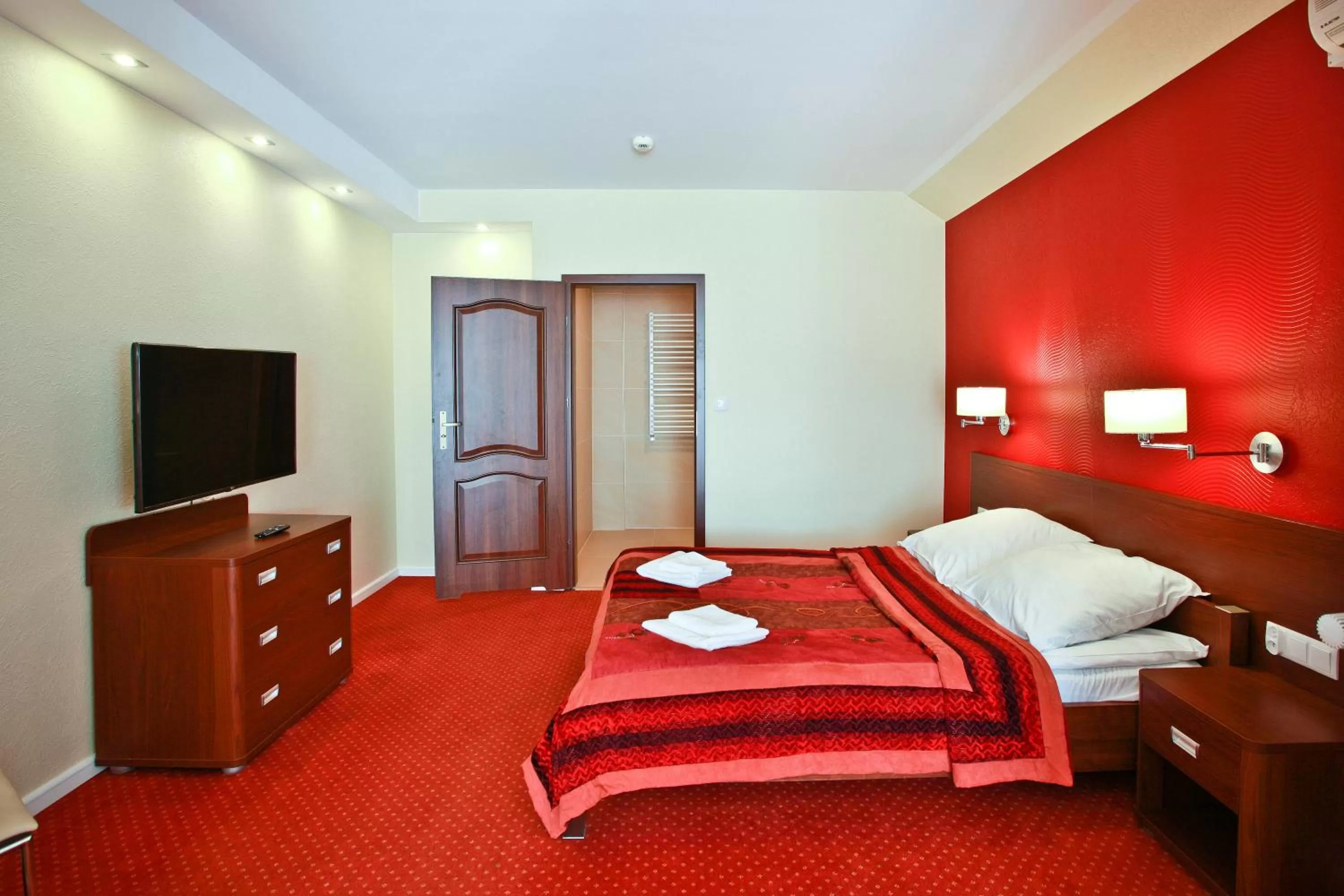 Photo of the whole room, Bed in Hotel Chabrowy Dworek