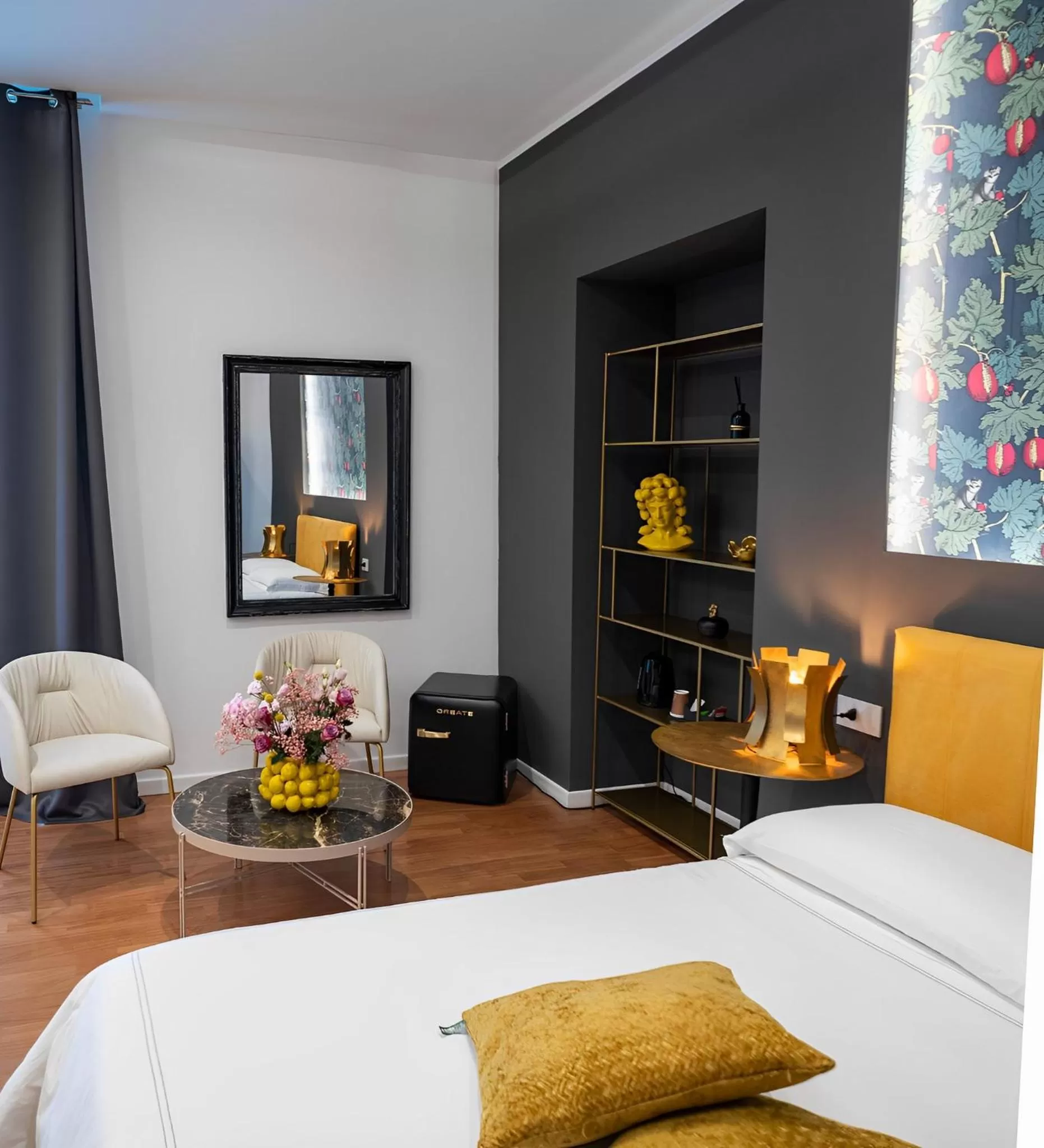 Seating area in MareLuna Rooms