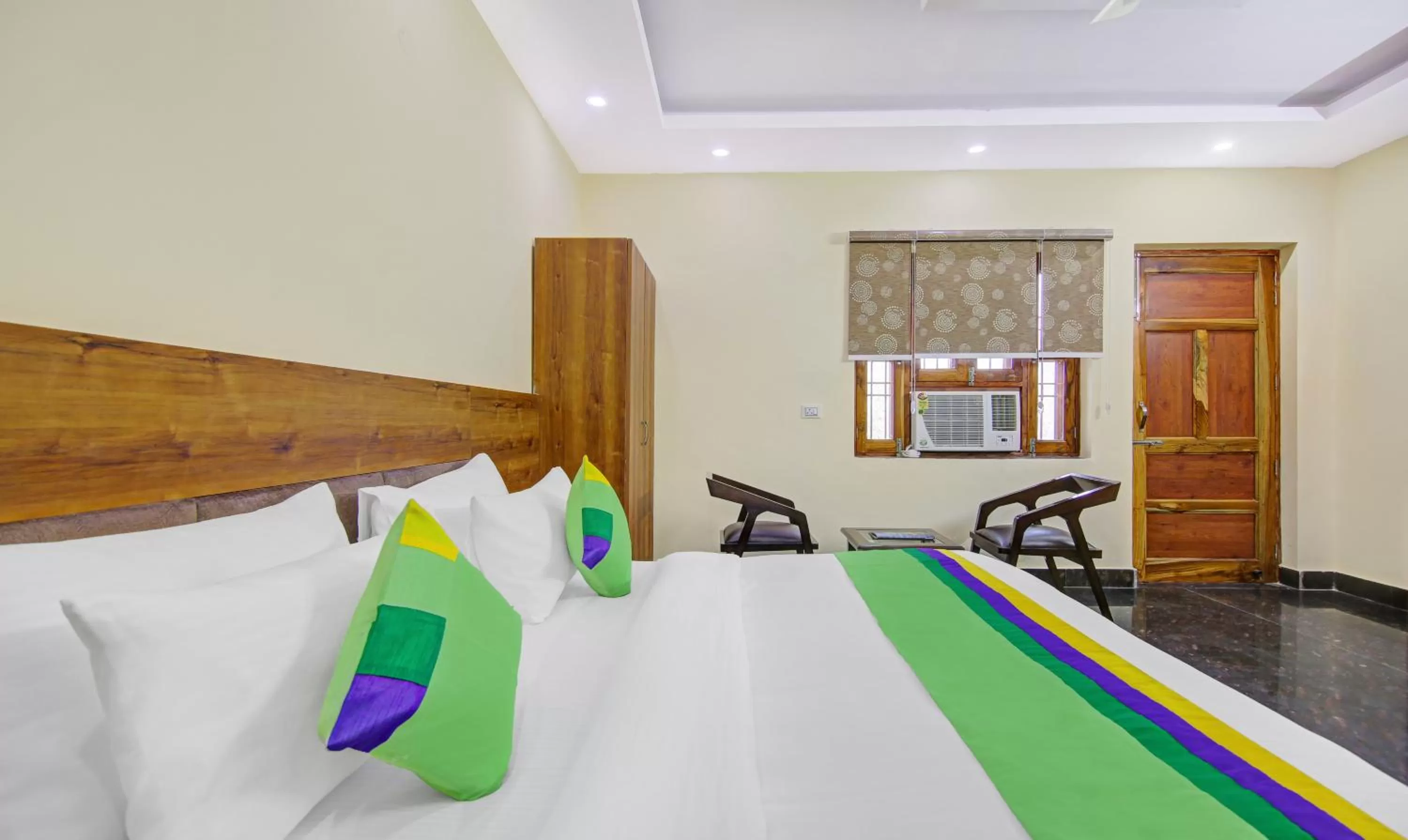 Bed in Treebo The Eden Roc