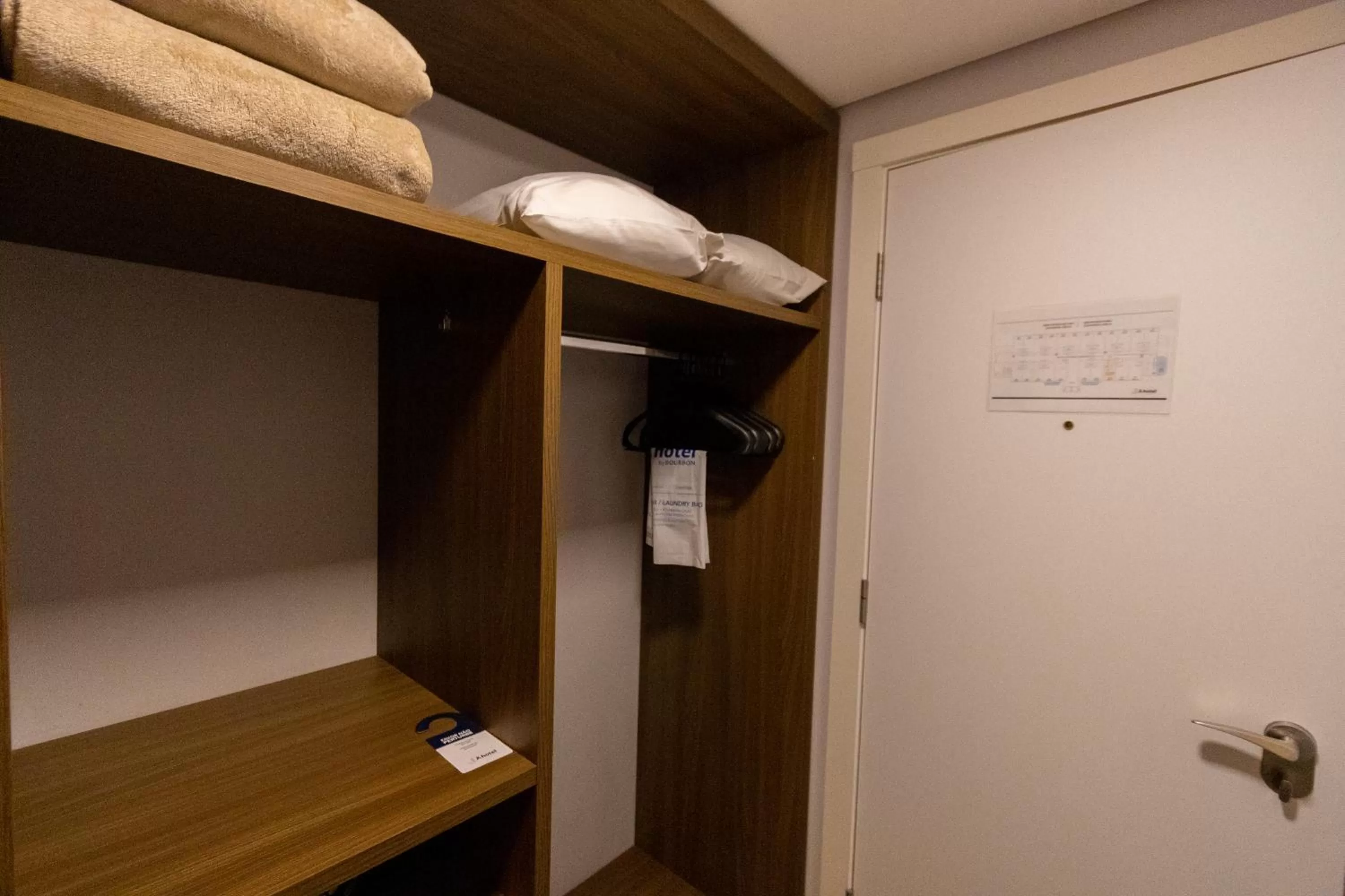 wardrobe, Bed in JL Hotel by Bourbon