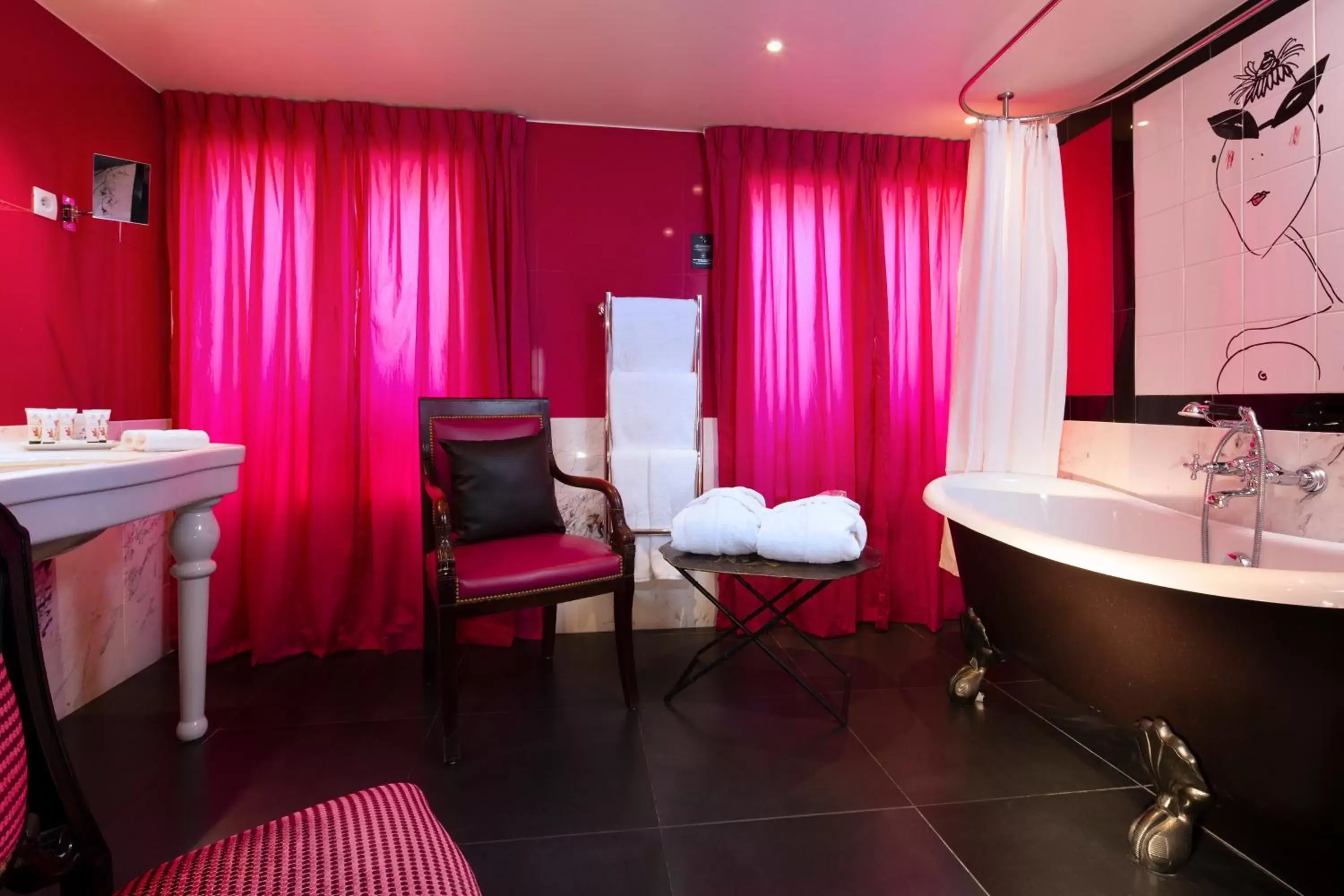 Suite Cocotte in Hôtel Les Dames du Panthéon Suite Cocotte in Hôtel Les Dames du Panthéon