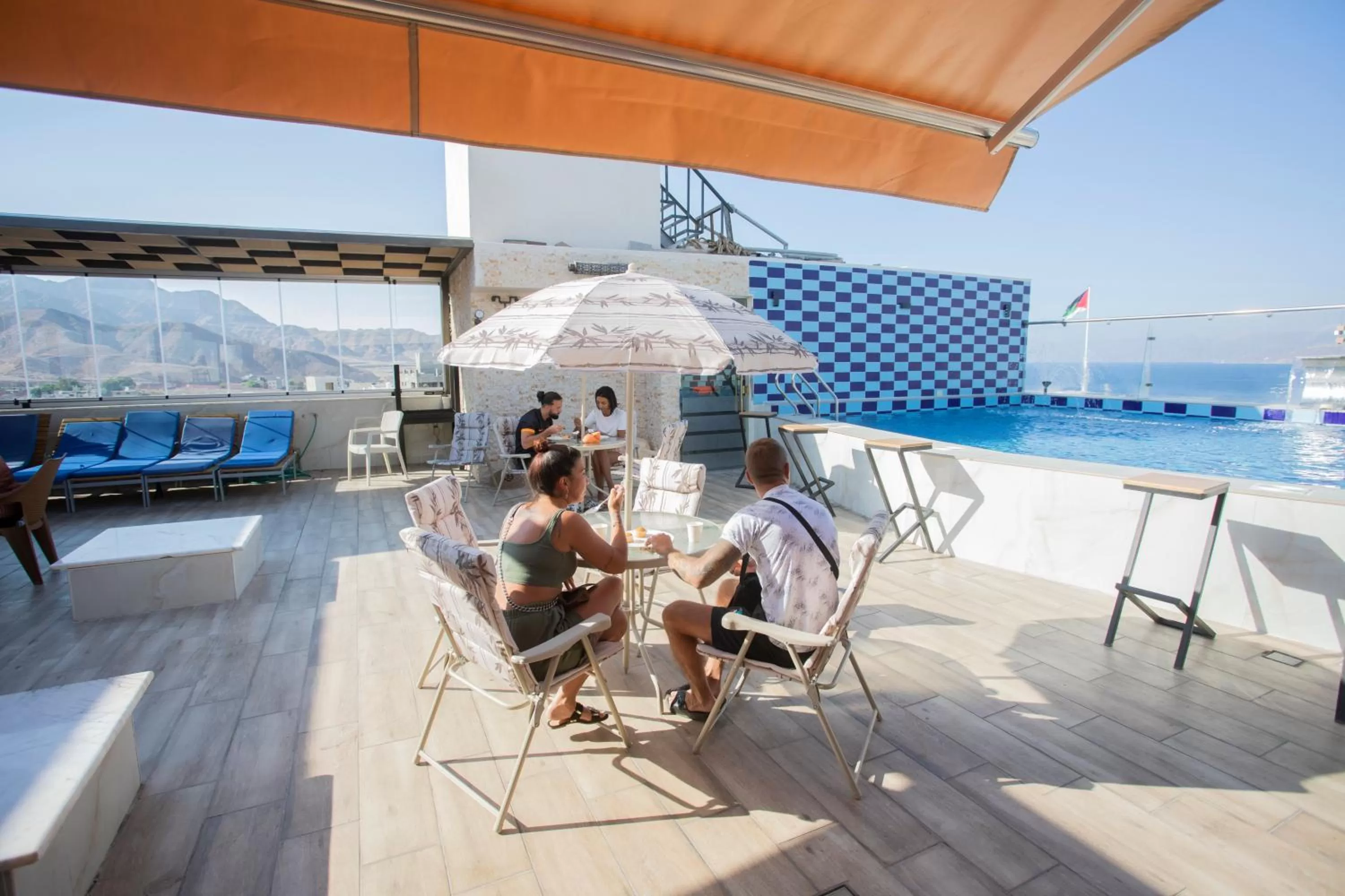 Restaurant/places to eat in ALENA HOTEL