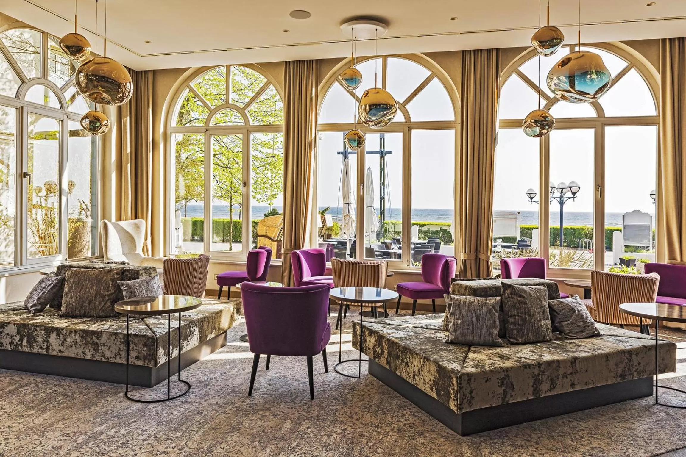 Lobby or reception in SEETELHOTEL Strandhotel Atlantic das Boutiquehotel am Meer