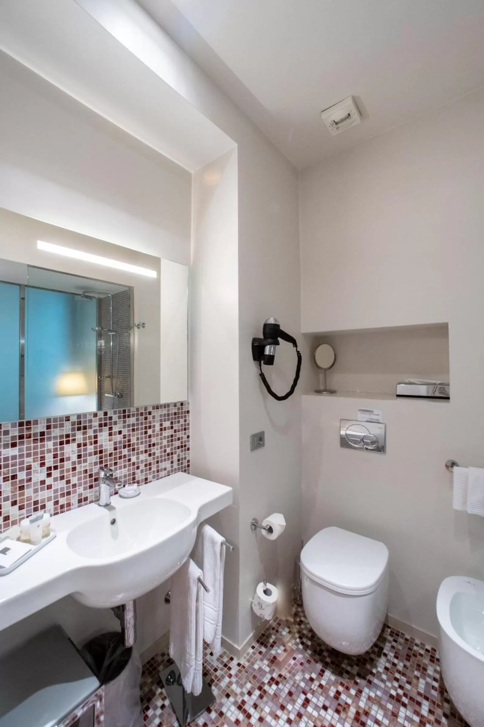 Bathroom in Hotel Annunziata