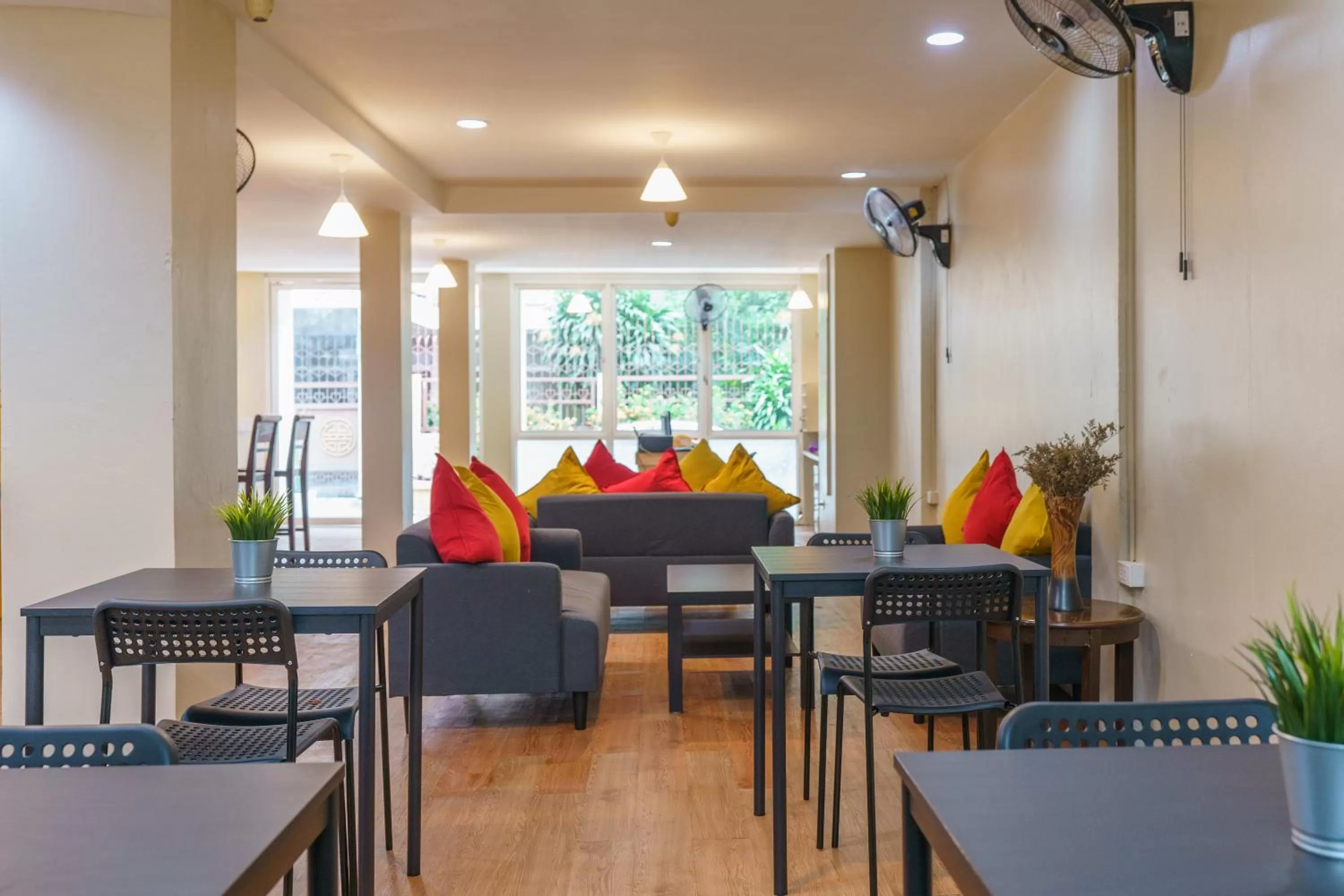 Property building in CheQinn Bed Sukhumvit 4 Nana Plaza