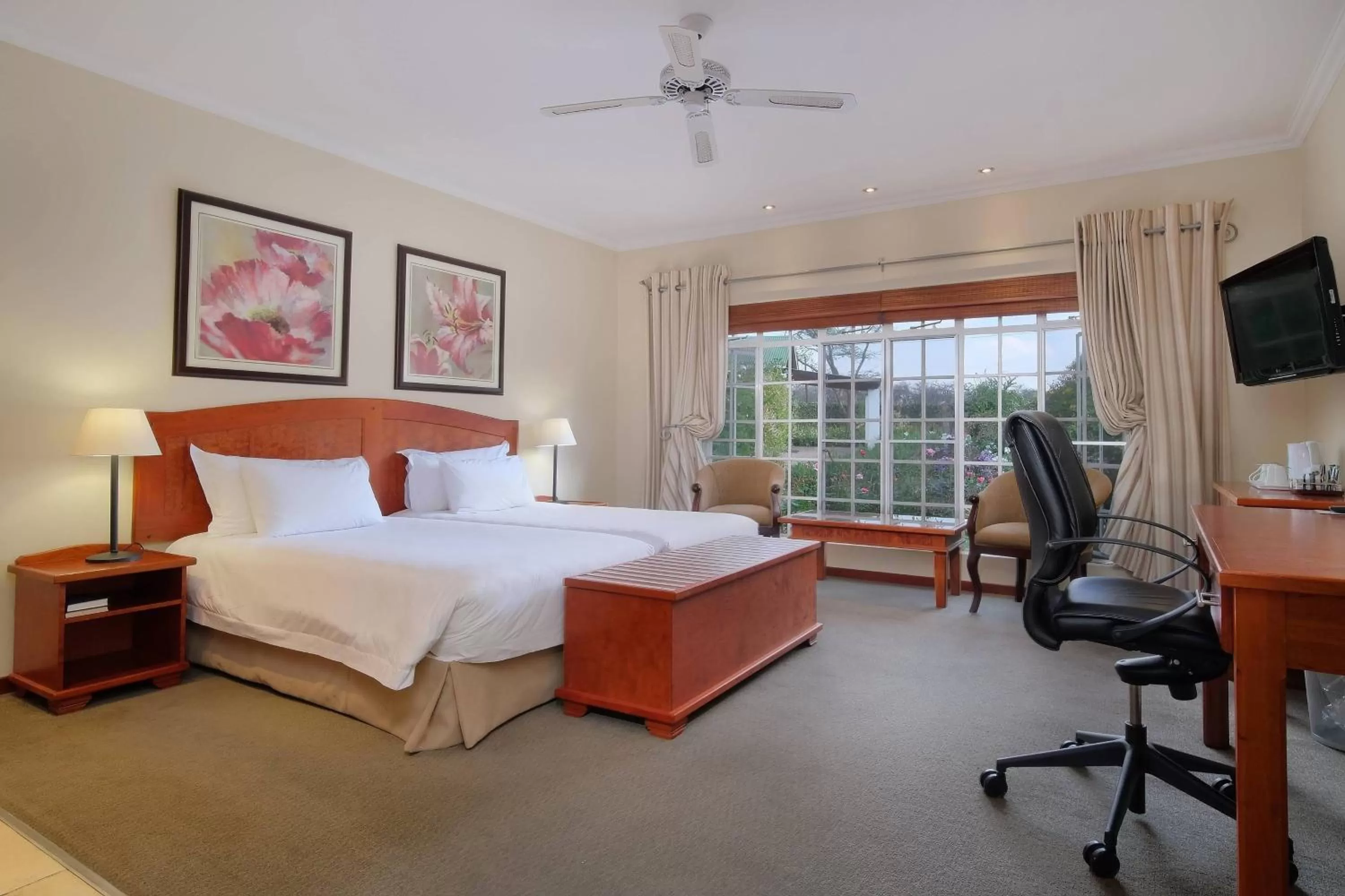 Photo of the whole room, Bed in Protea Hotel by Marriott Polokwane Ranch Resort