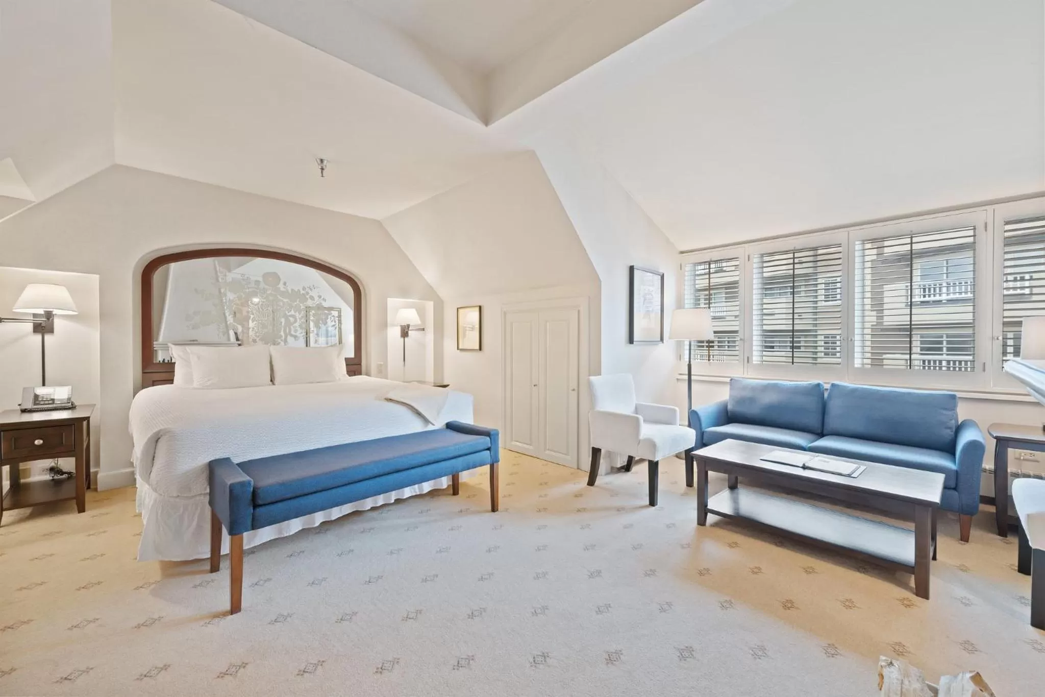 Seating area, Bed in Poste Montane Lodge by East West