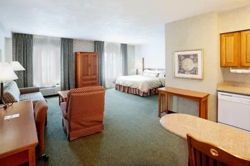 Photo of the whole room, Bed in Staybridge Suites San Antonio Airport by IHG