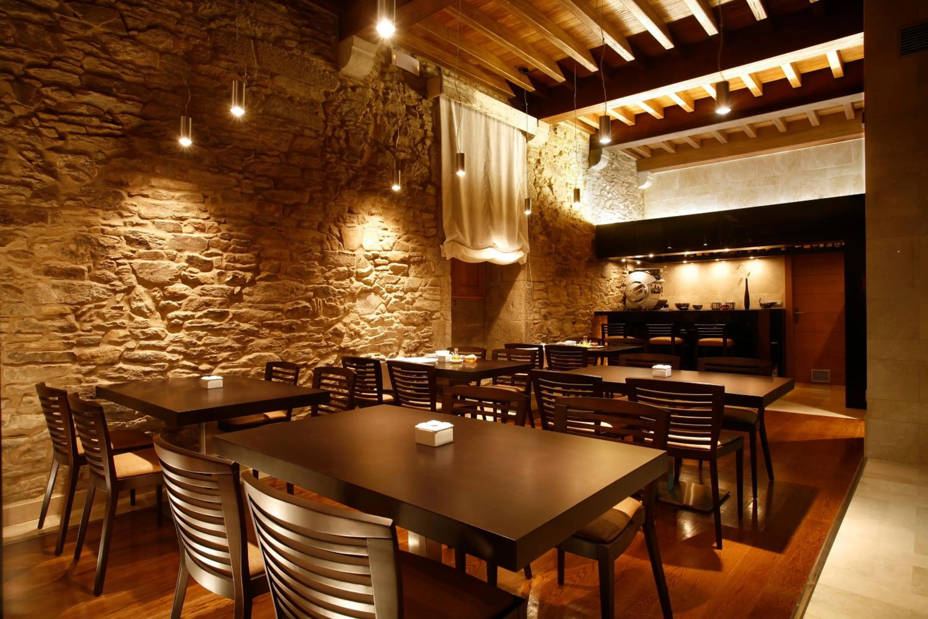 Restaurant/places to eat in Hotel Altaïr