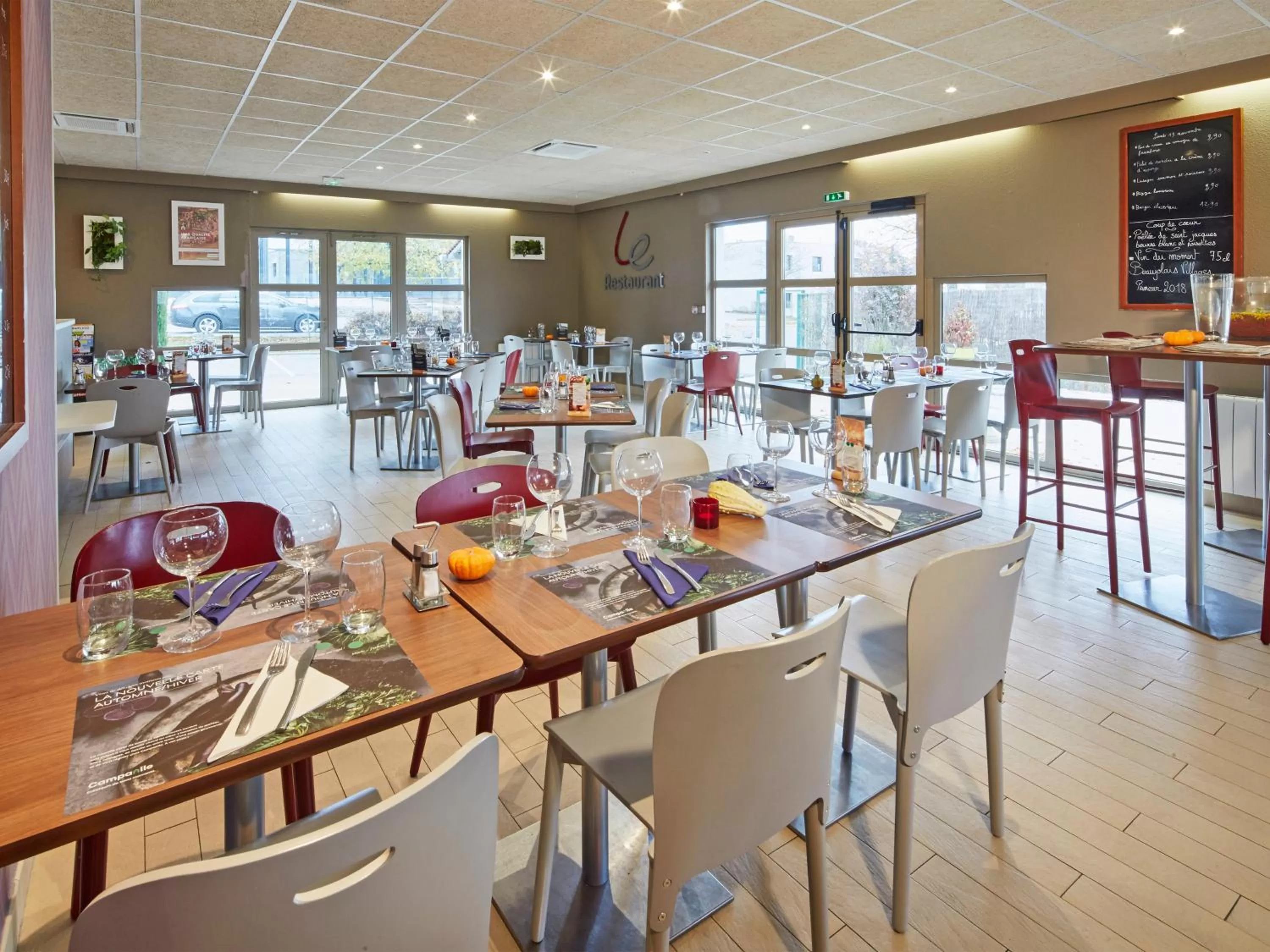 Restaurant/places to eat in Campanile Dijon Nord - Toison D'or