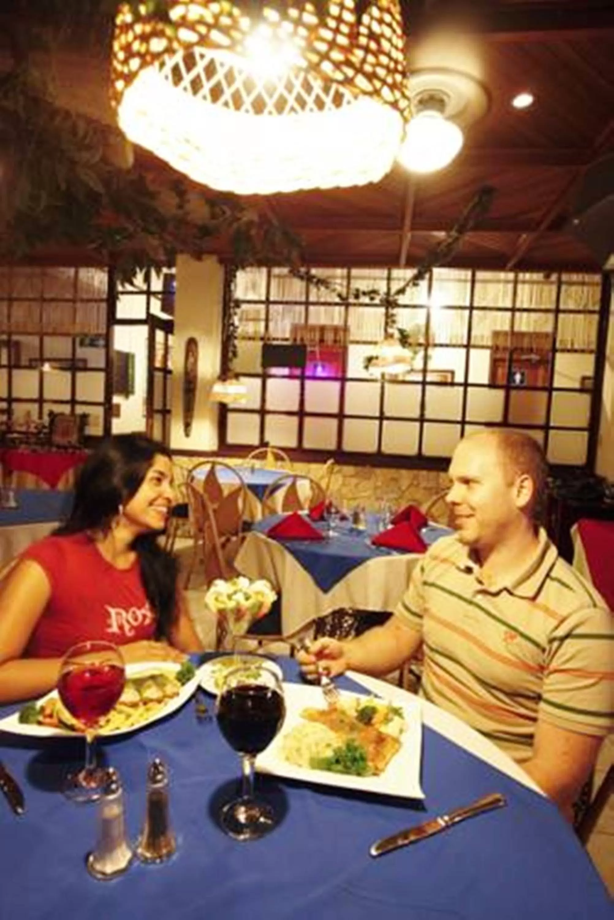 Restaurant/places to eat in Adventure Inn