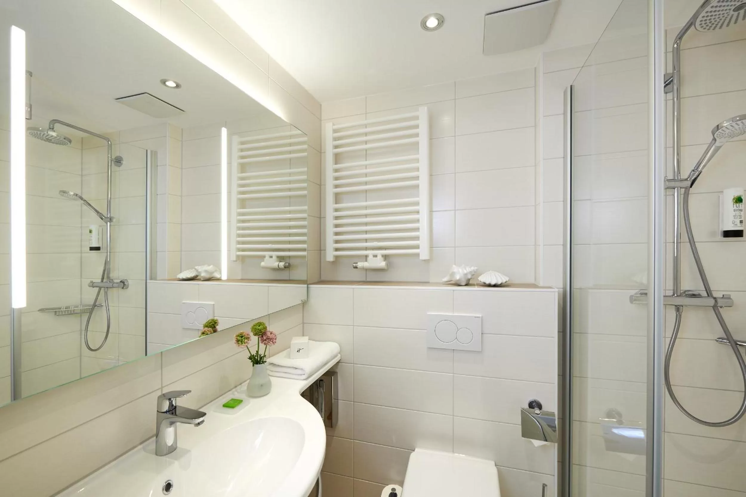 Shower, Bathroom in Seeschloss Sellin