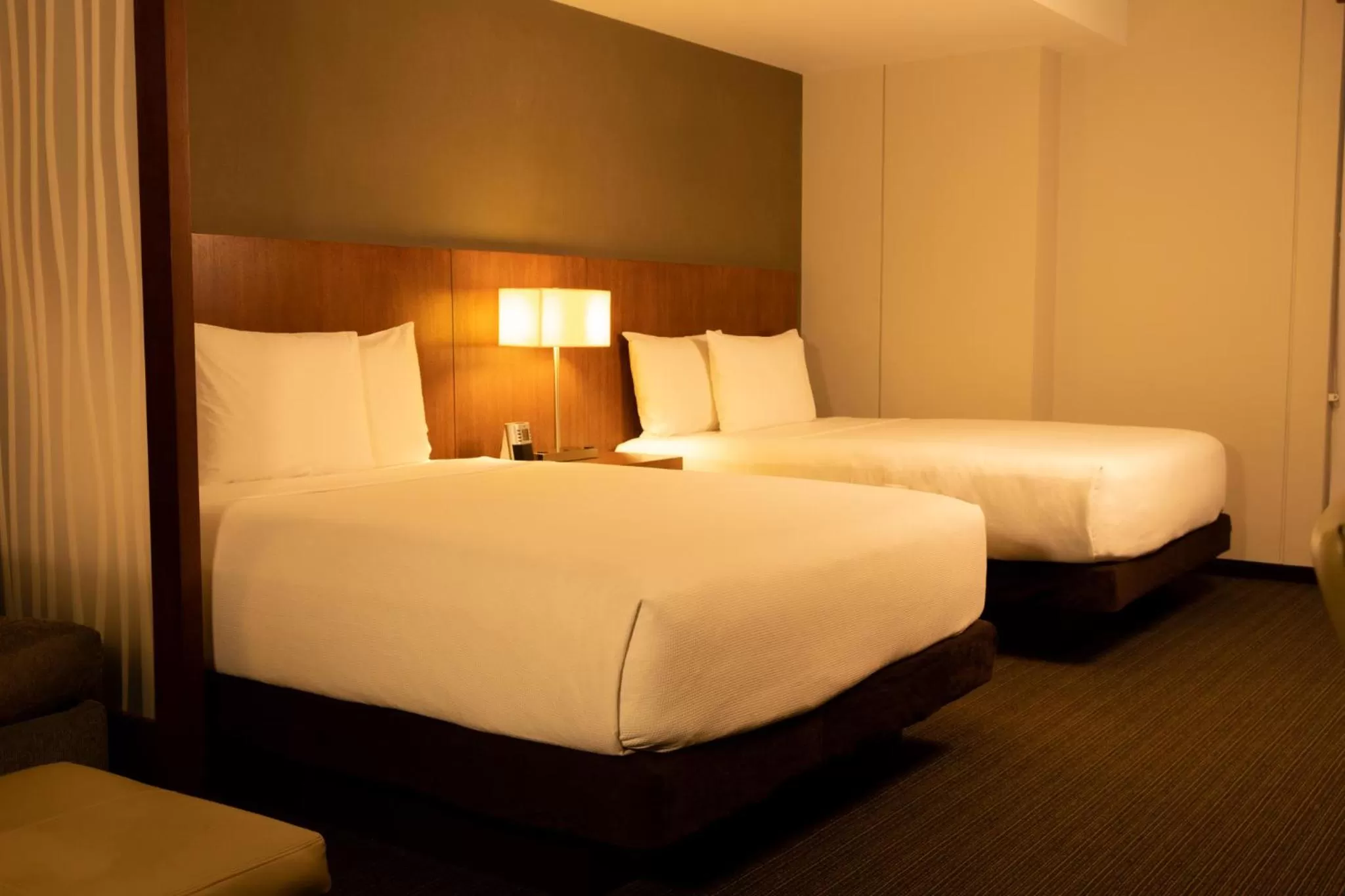 Bed in MARINN PLACE Financial District