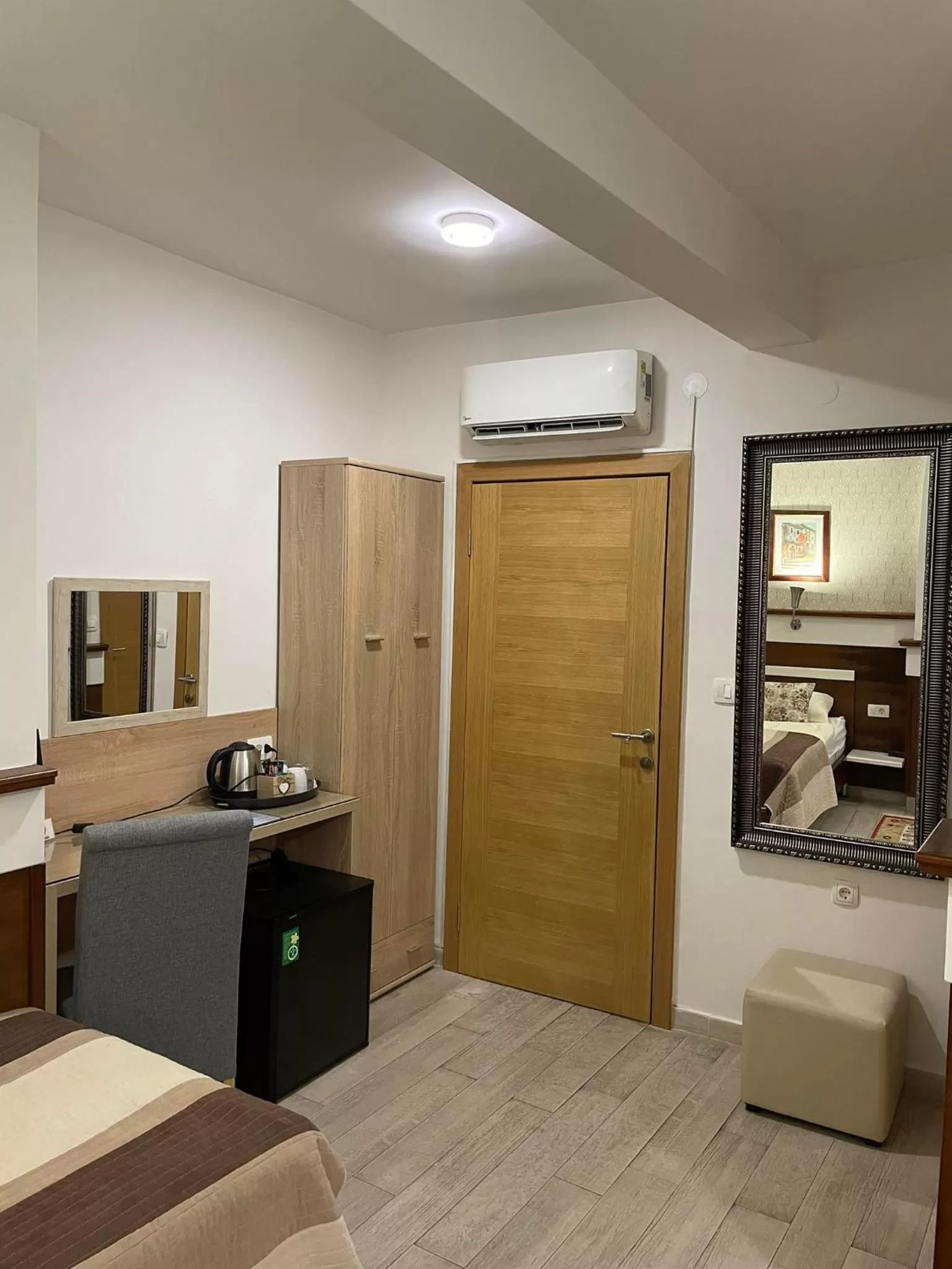 Bedroom, TV/Entertainment Center in Hotel - Villa Lejla