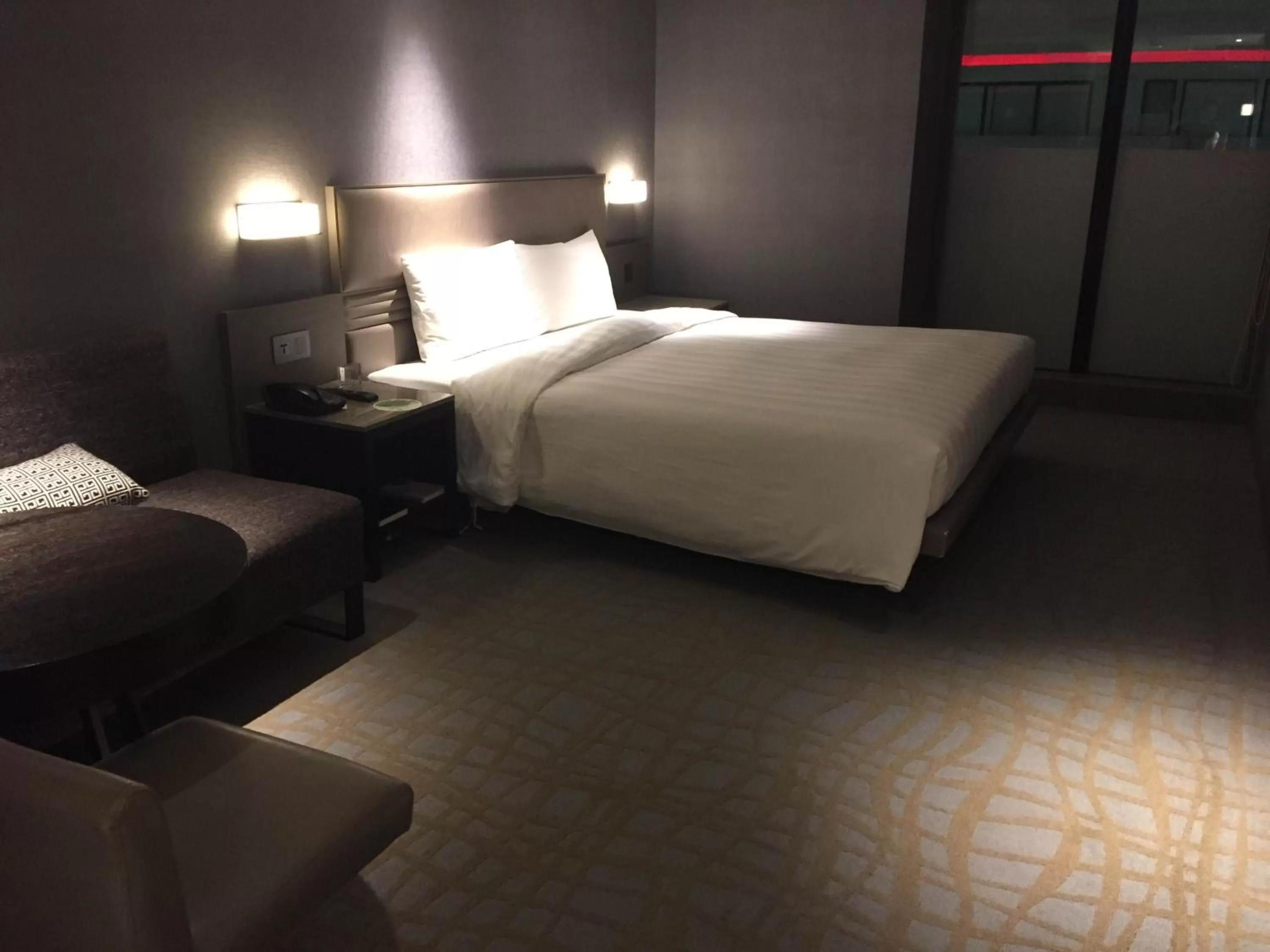 Photo of the whole room, Bed in Hotel Midtown Richardson