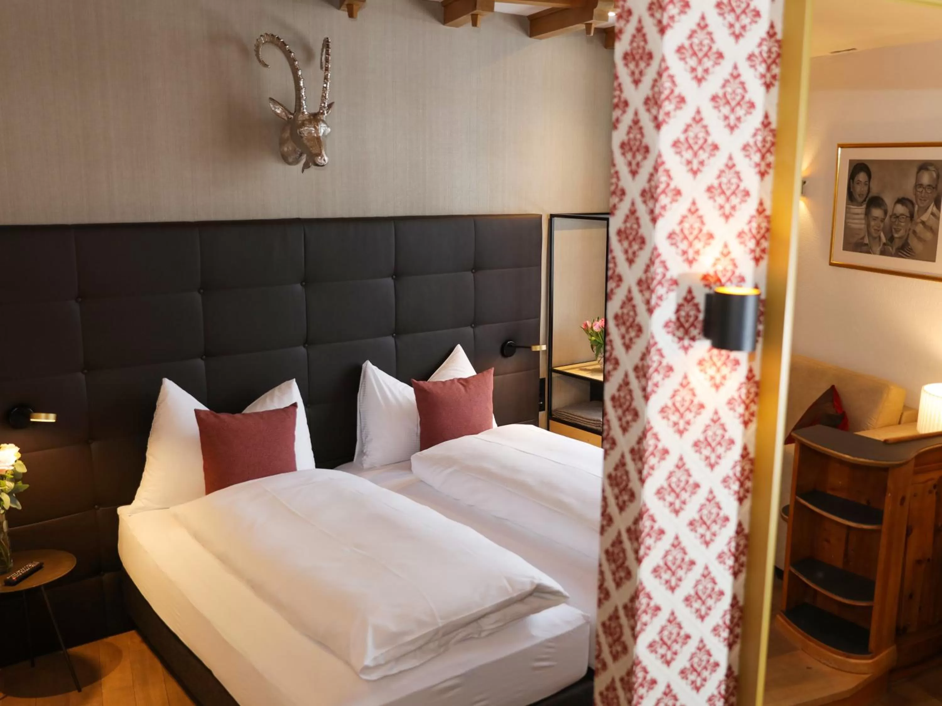 Photo of the whole room, Bed in Hotel Parsenn