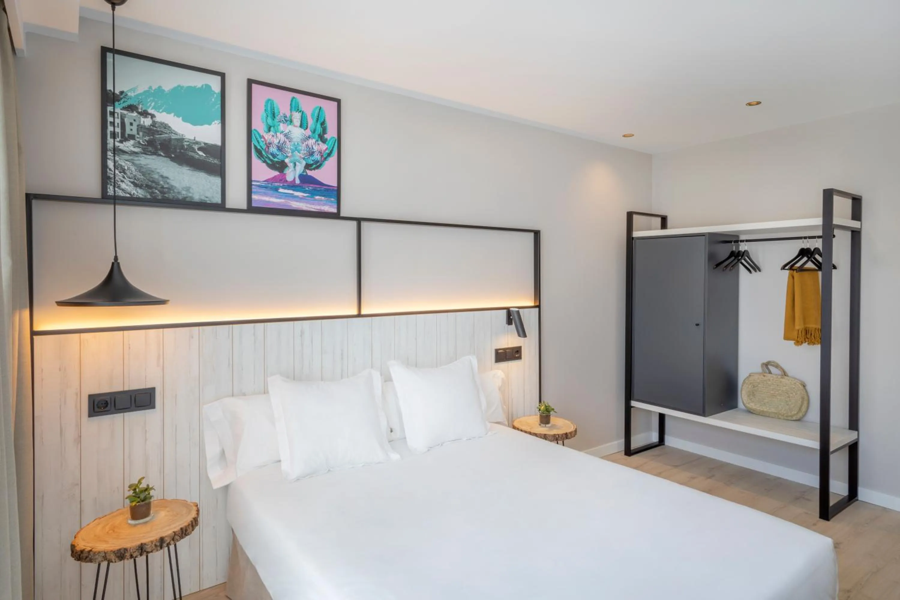 Photo of the whole room, Bed in Hotel Florida Magaluf - Adults Only