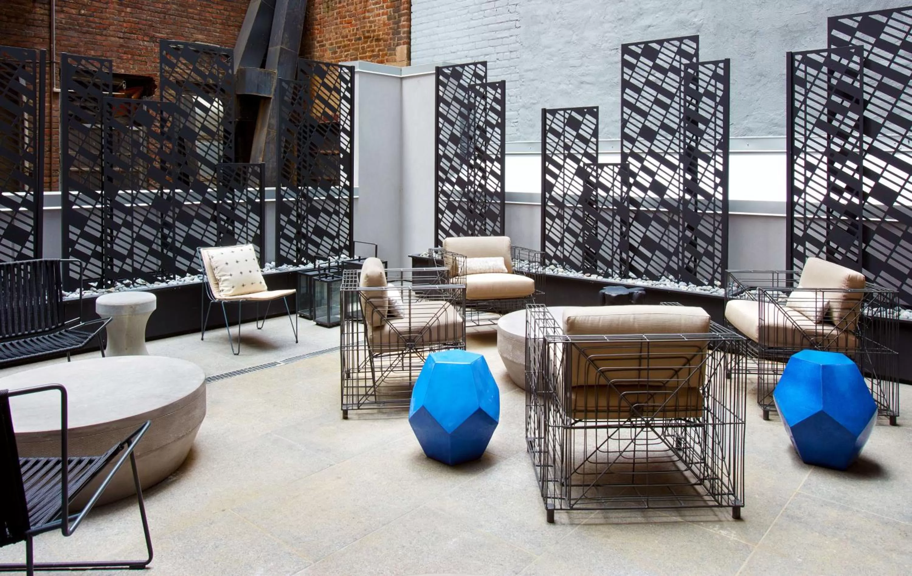 Patio in Hilton Club The Central at 5th New York