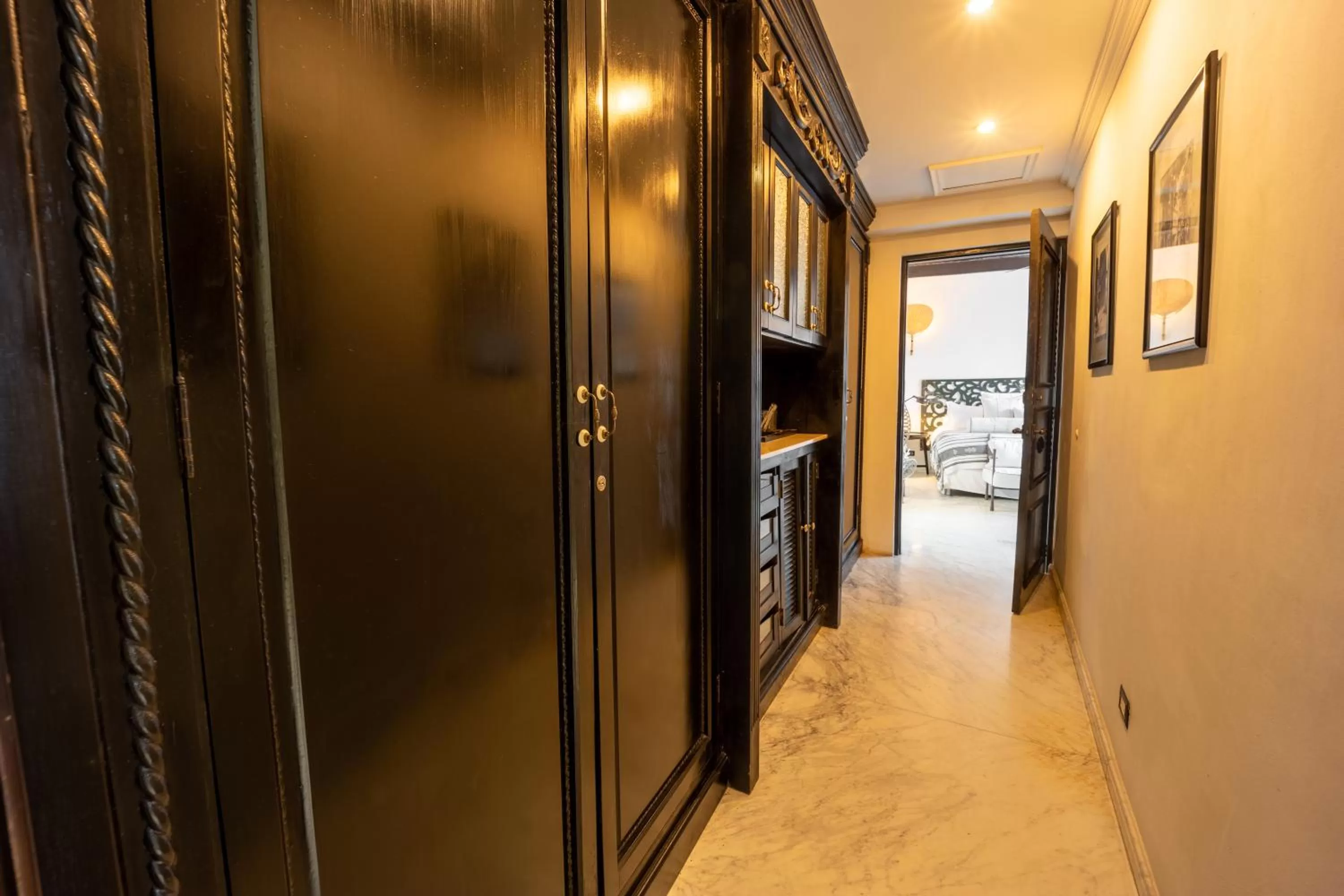 wardrobe in Casa de Alba Hotel Boutique