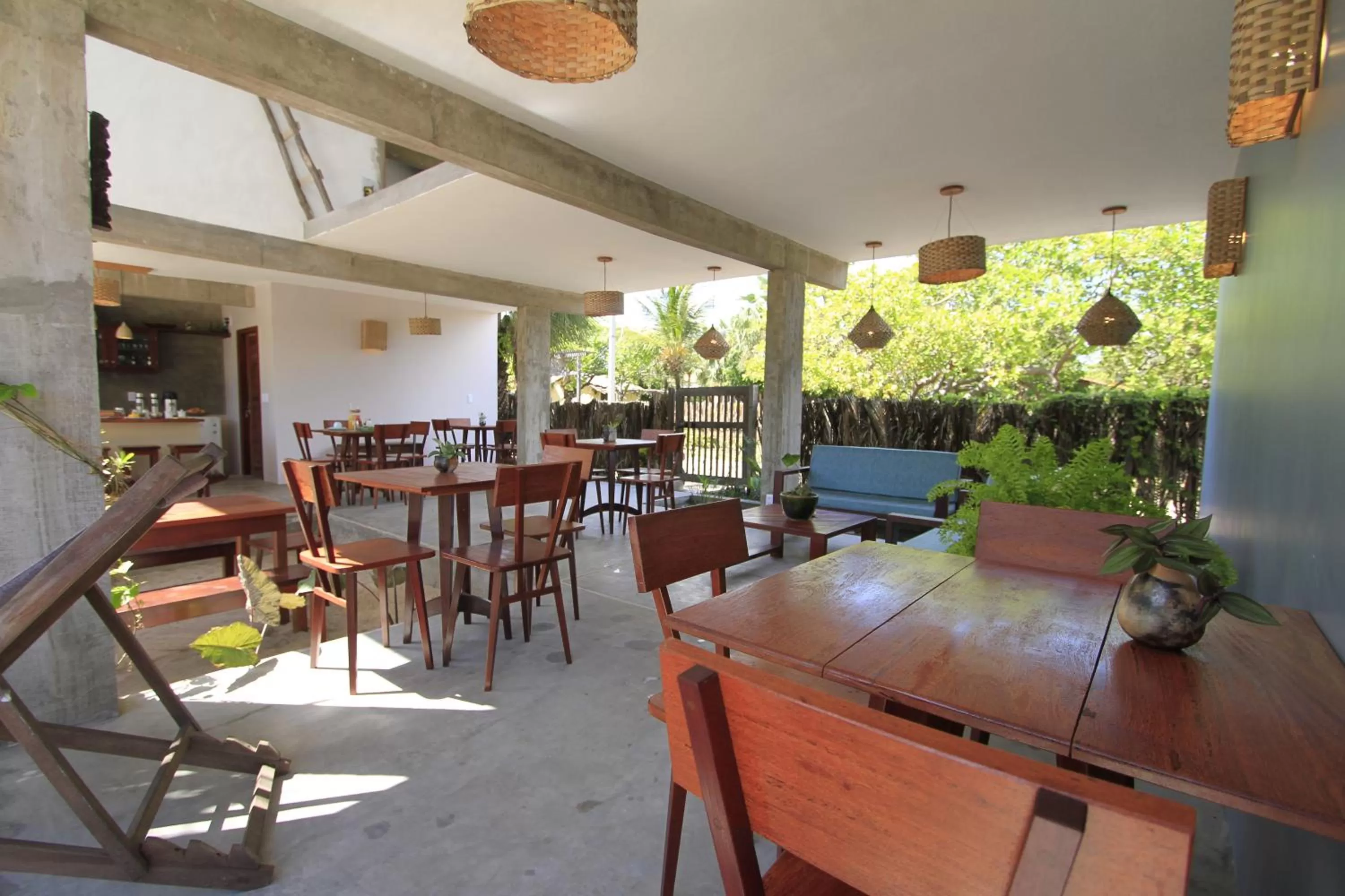 Restaurant/places to eat in Vila das Águas